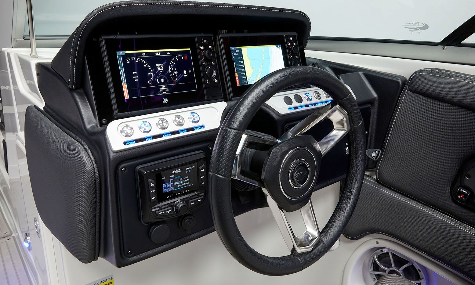 Interieur van de Crownline E255 Surf