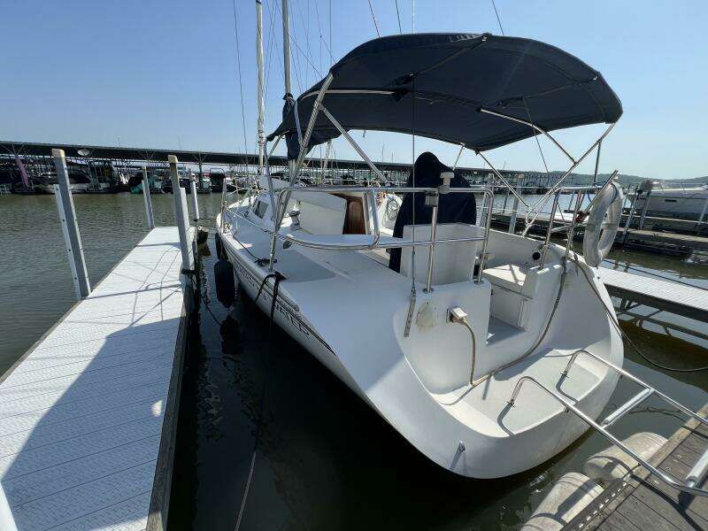 Catalina Yachts 320