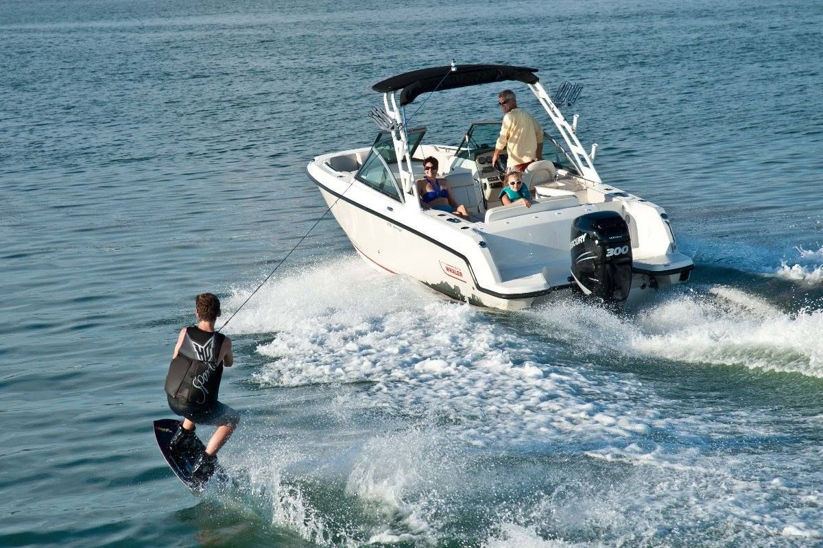 Boston Whaler 230 Vantage
