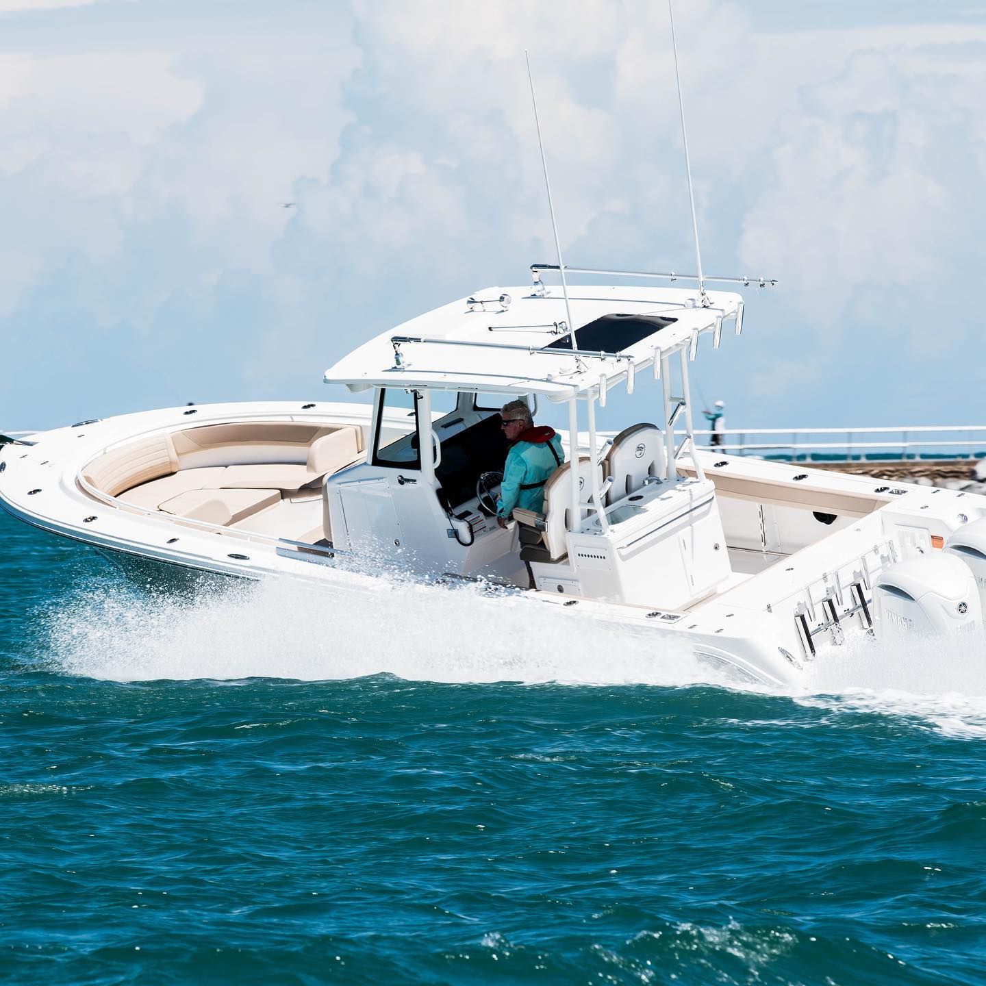 EdgeWater 325CC