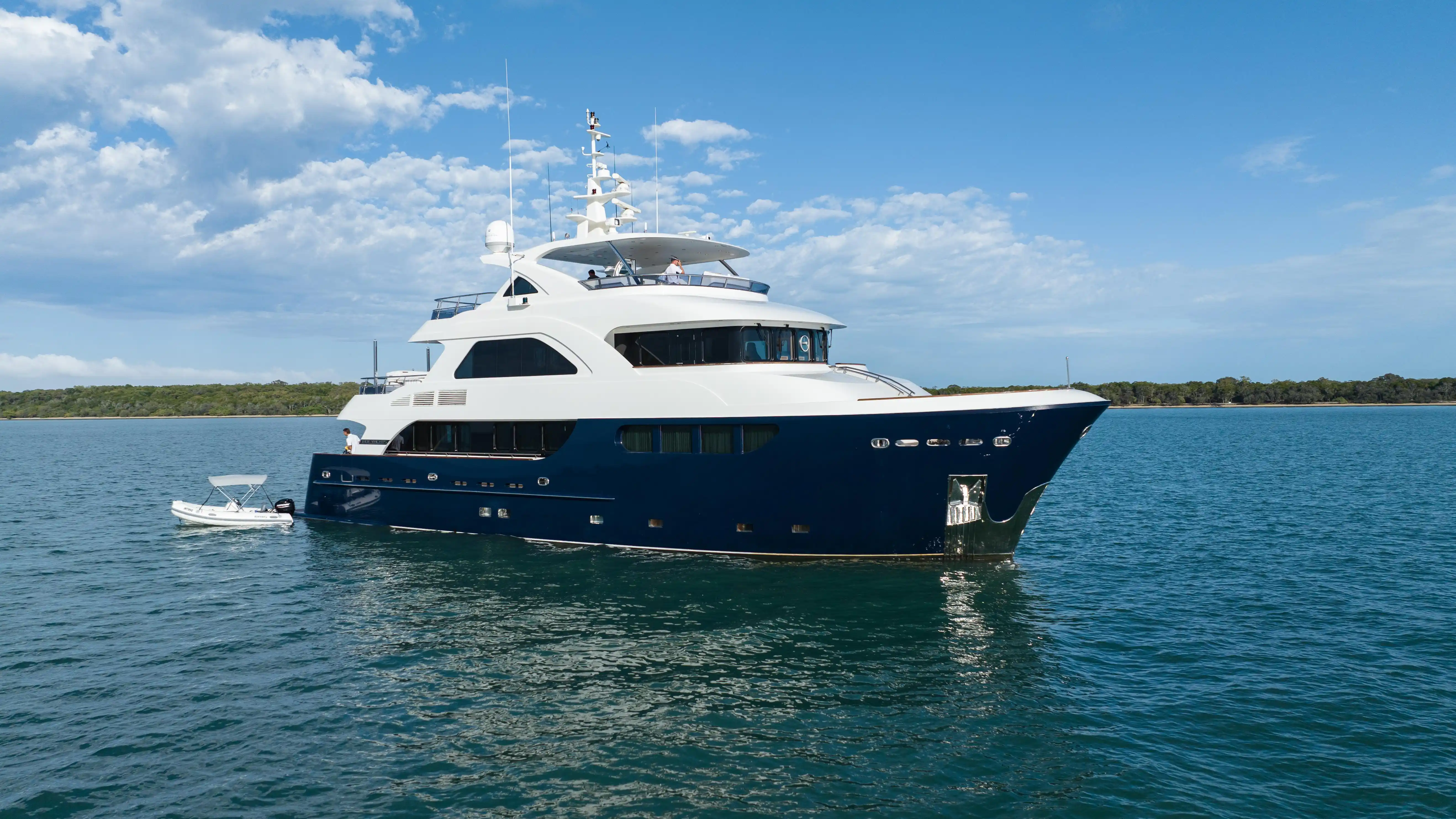 Jade Yachts 95'