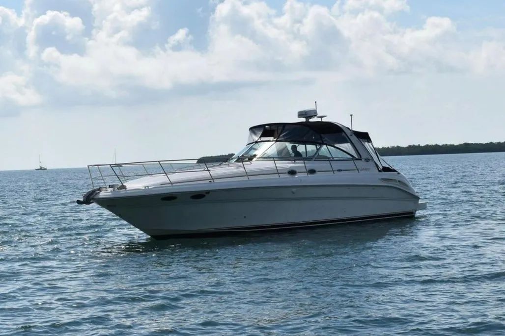 Sea Ray 410 Express Cruiser