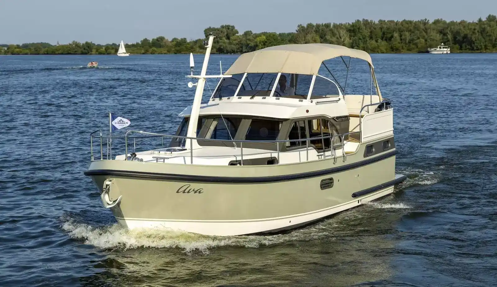 Esterni del Linssen 30 SL AC