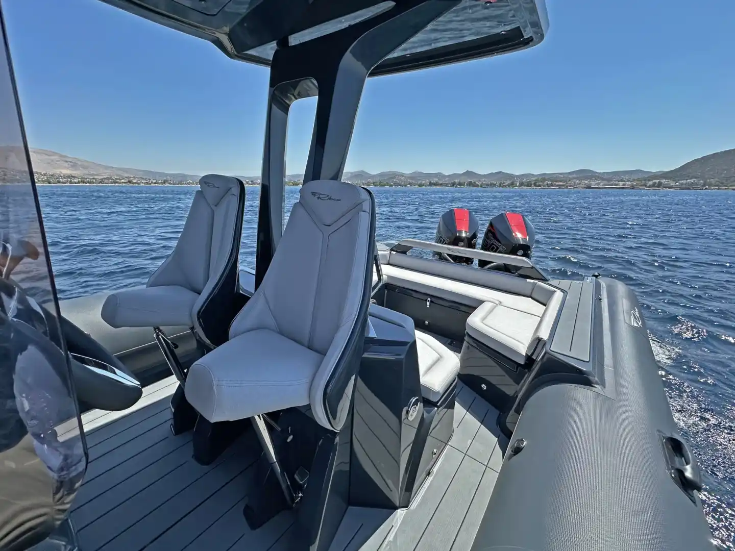 Ribco Marine 28T Interior
