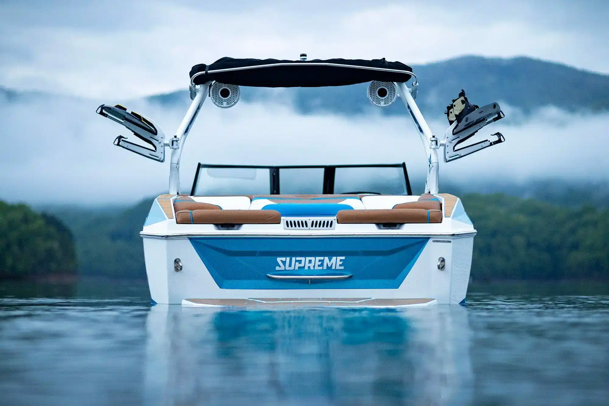 Supreme ZS232 Interior