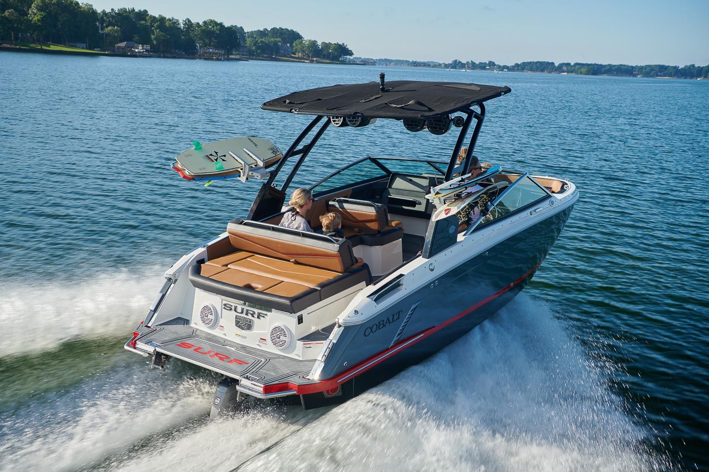 Exterior del Cobalt Boats R4 Surf