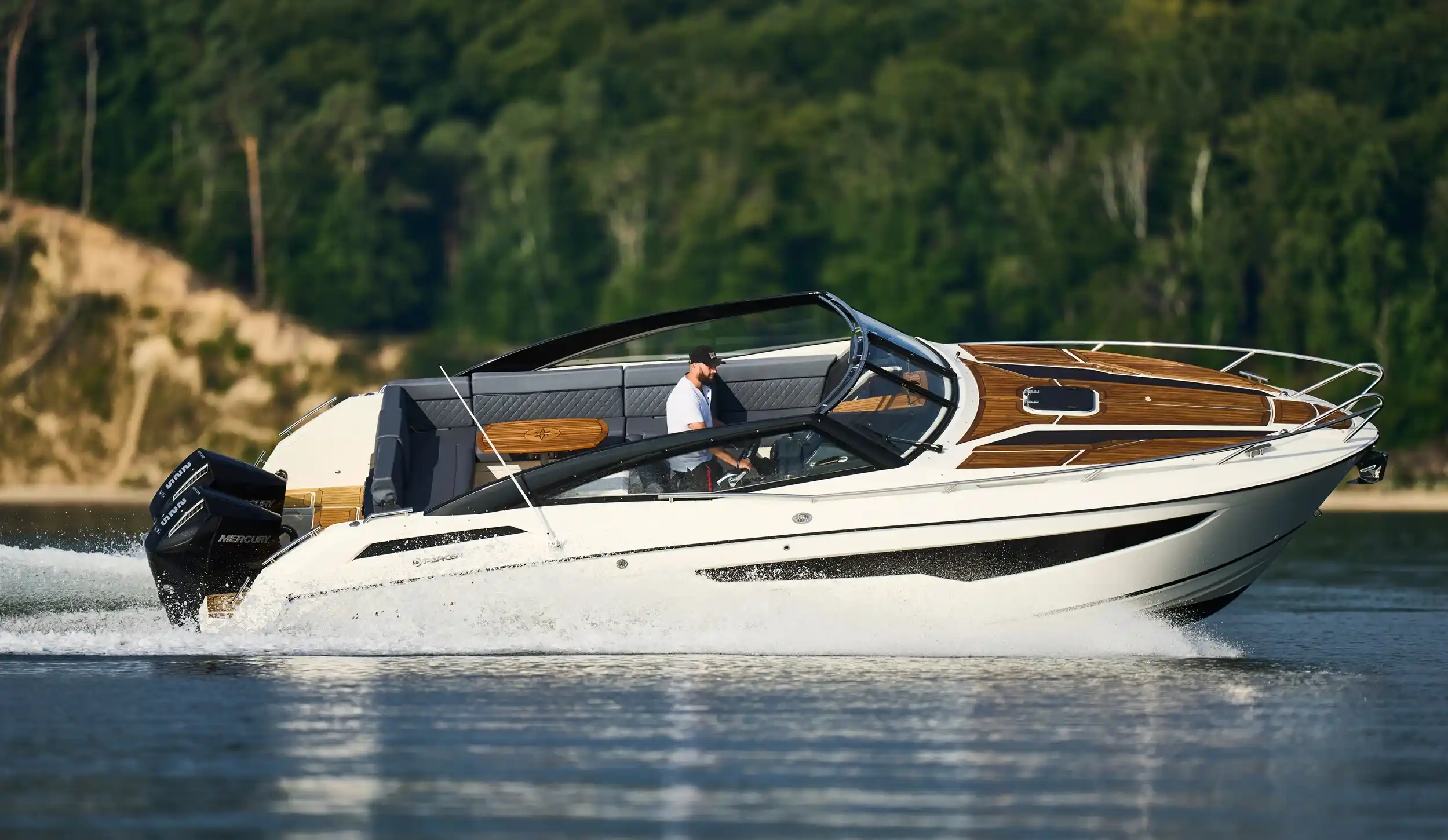 Parker Poland 850 Voyager