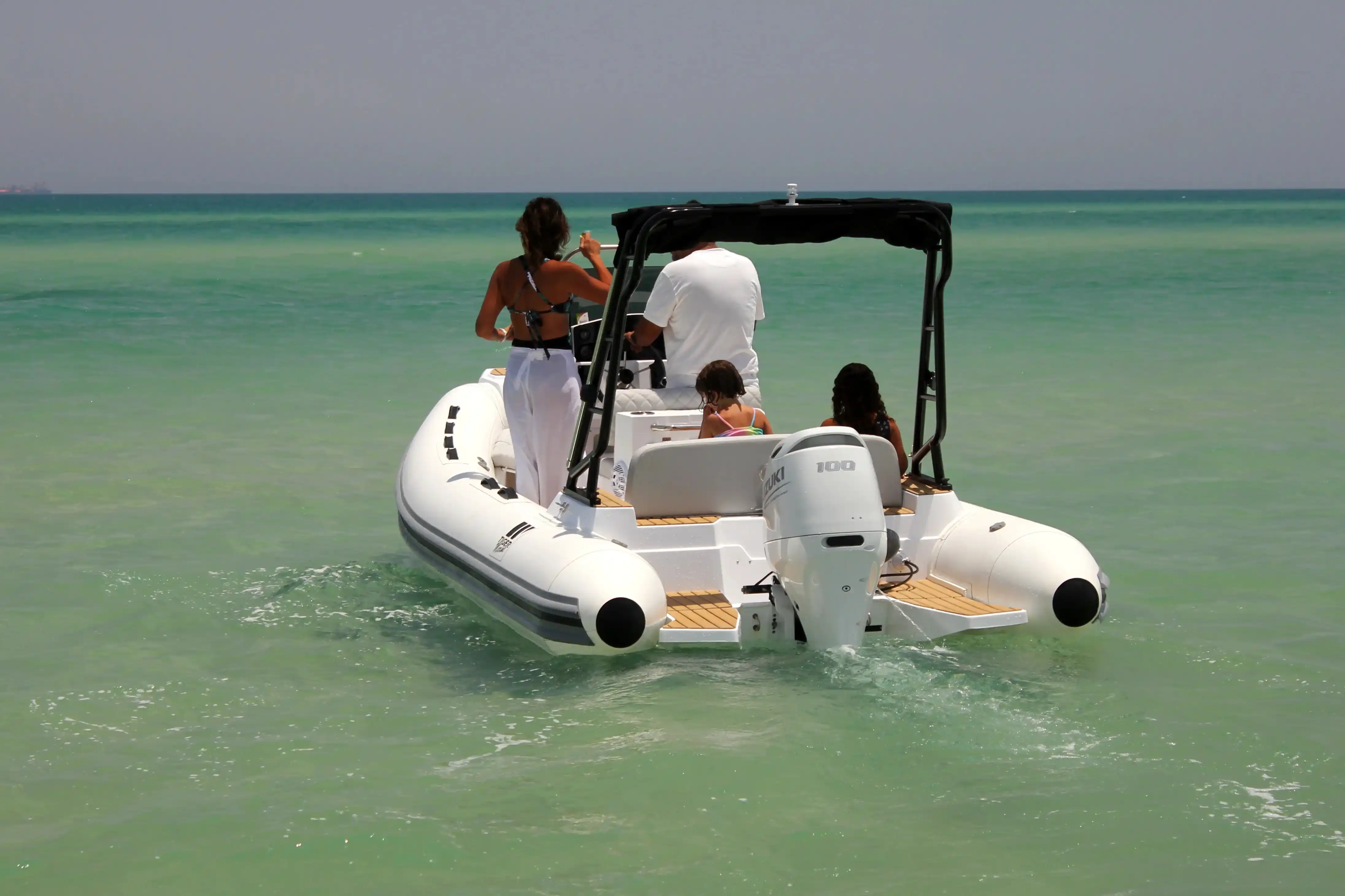 Exterieur van de Tiger Marine ProLine 550