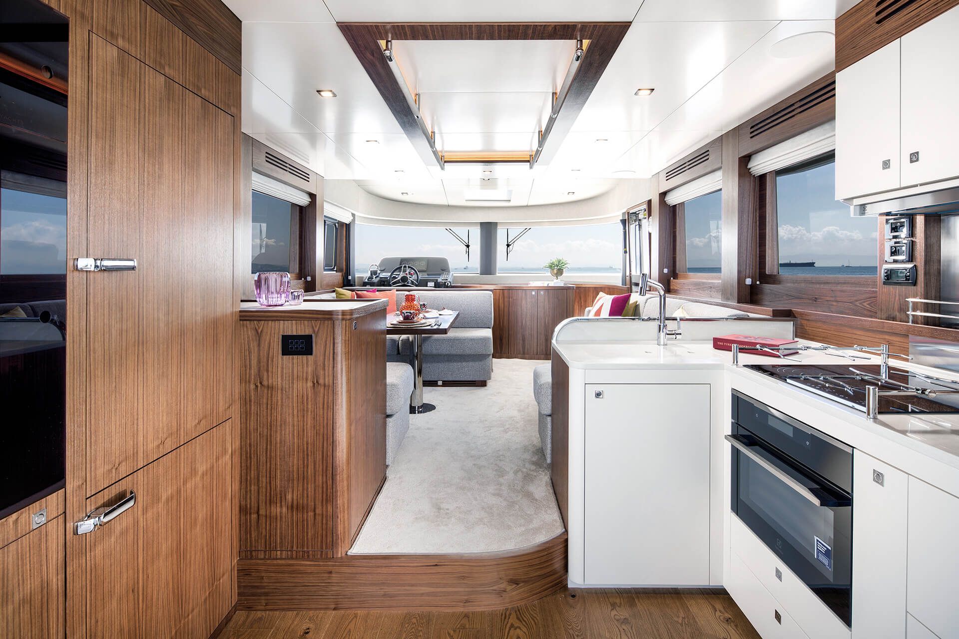 Sirena 58 Interior