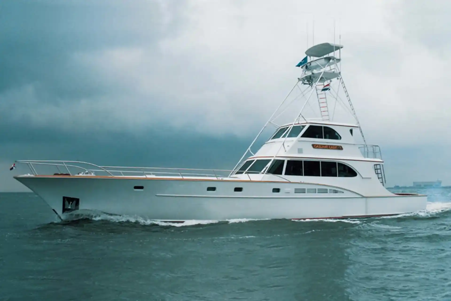 Feadship 87'