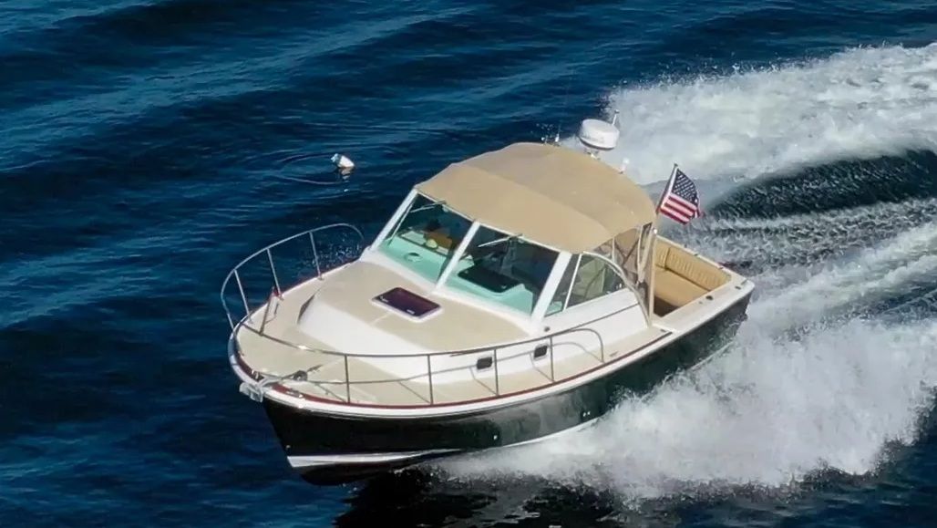 Hunt Yachts Surfhunter 29
