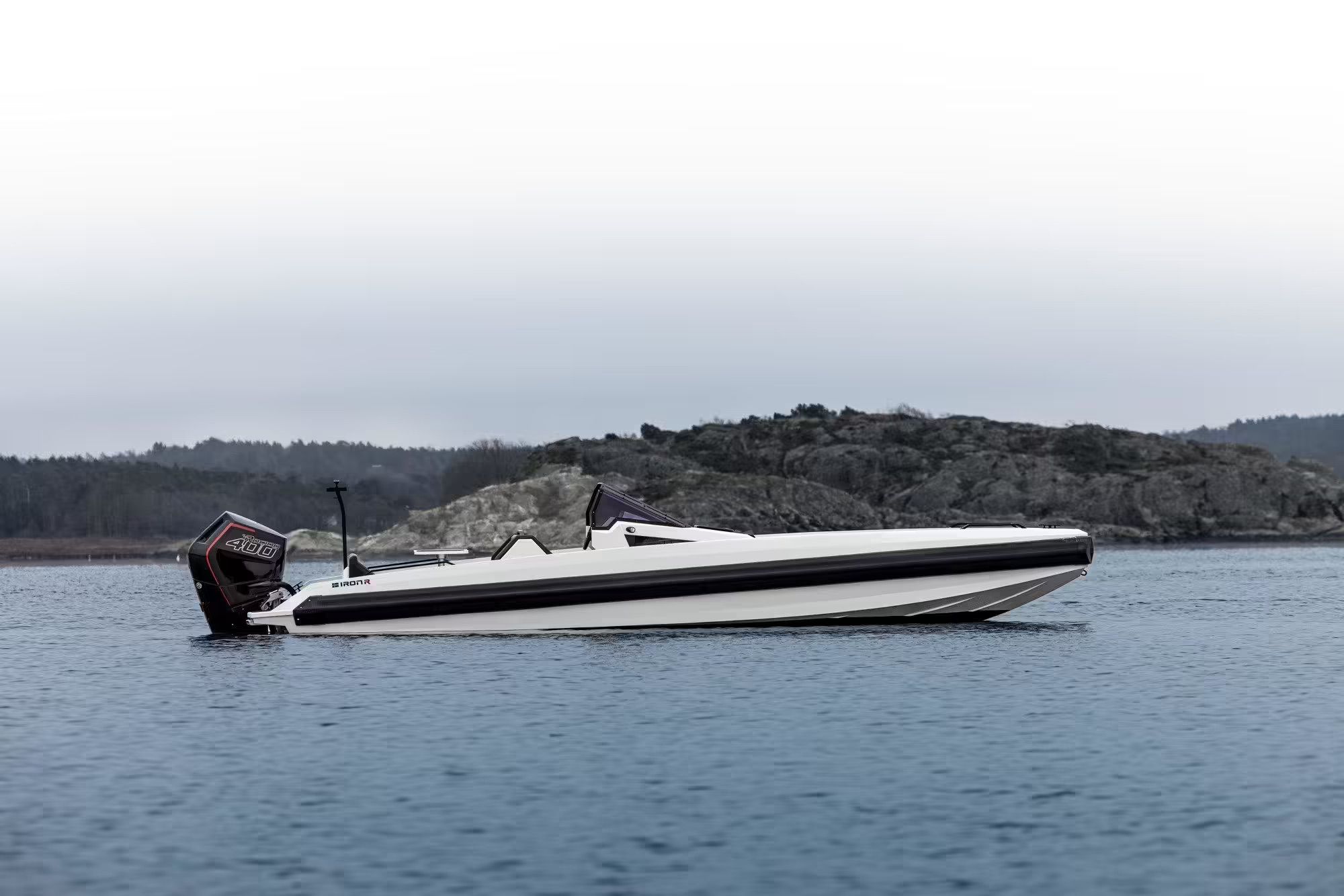 Iron 907 Exterior