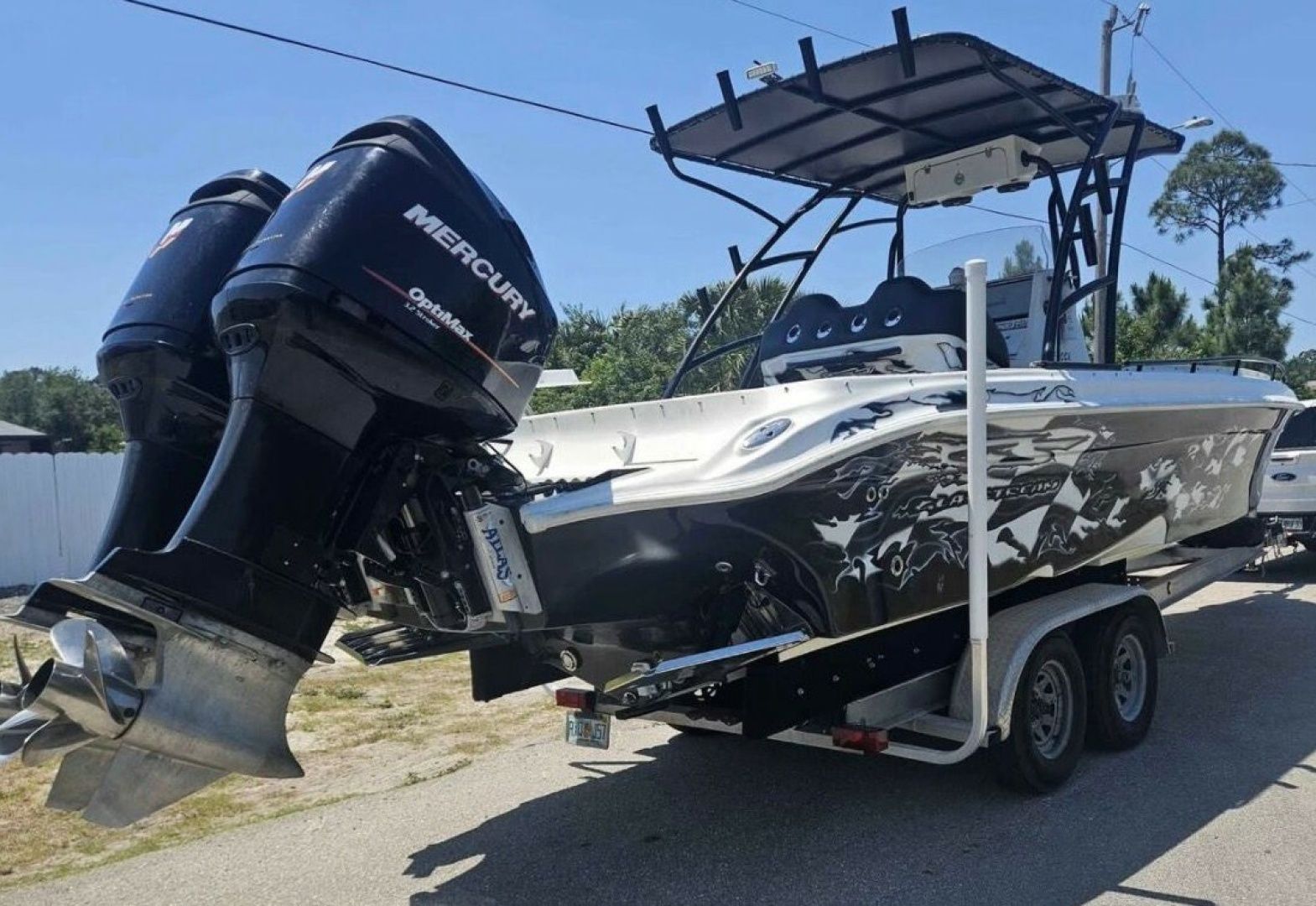 Exterior del Glasstream 273 SCX