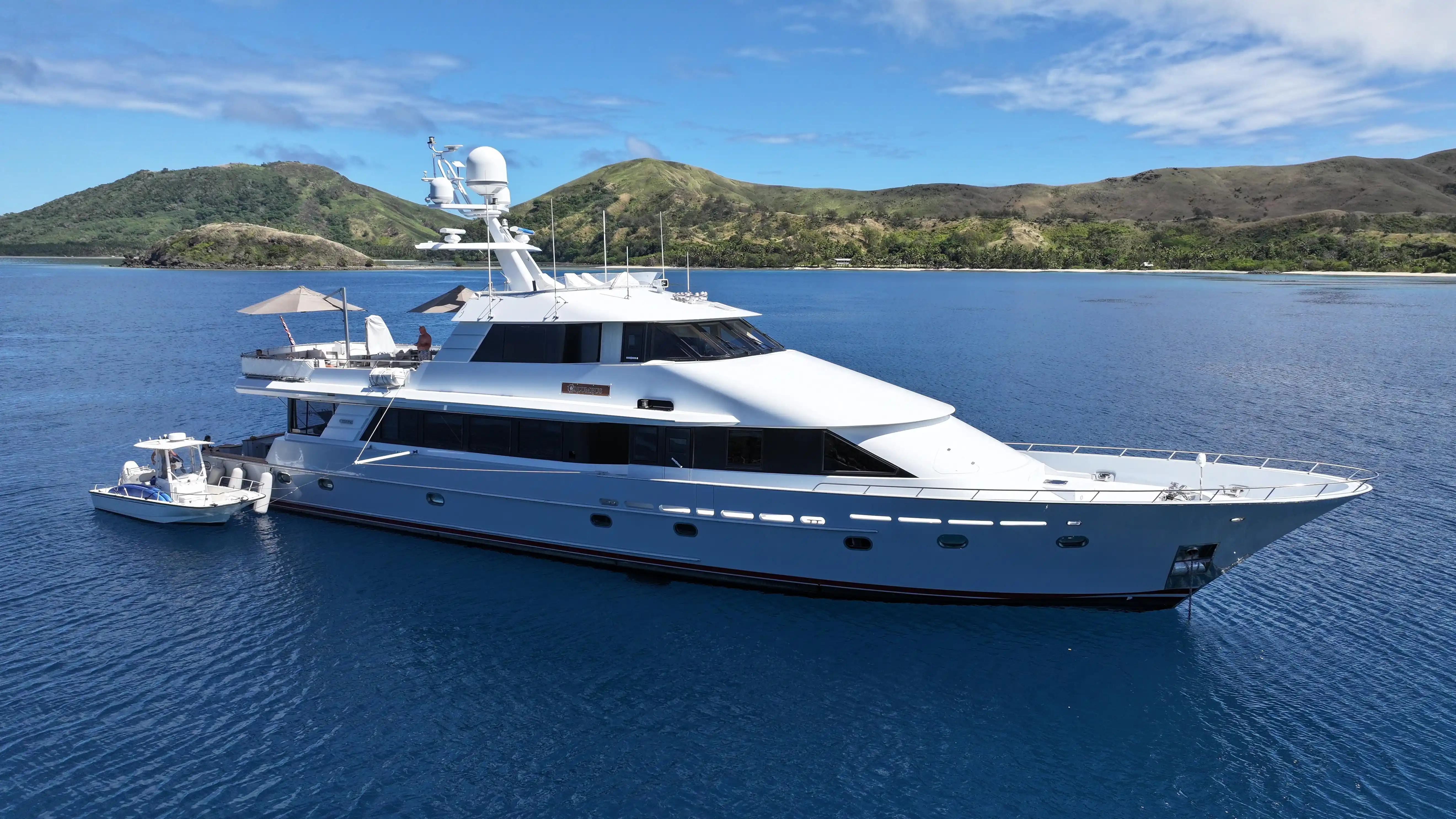 Crescent Custom Yachts 115'