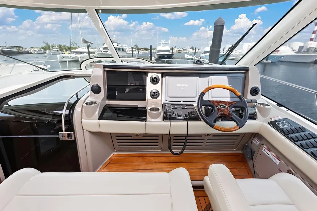 Innenbereich der Sea Ray Sundancer 60