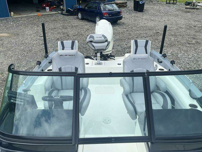 Innenbereich der Larson FX 1850 DC