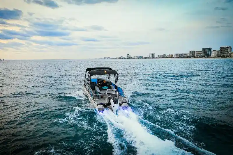 Vision Marine V30 Interior