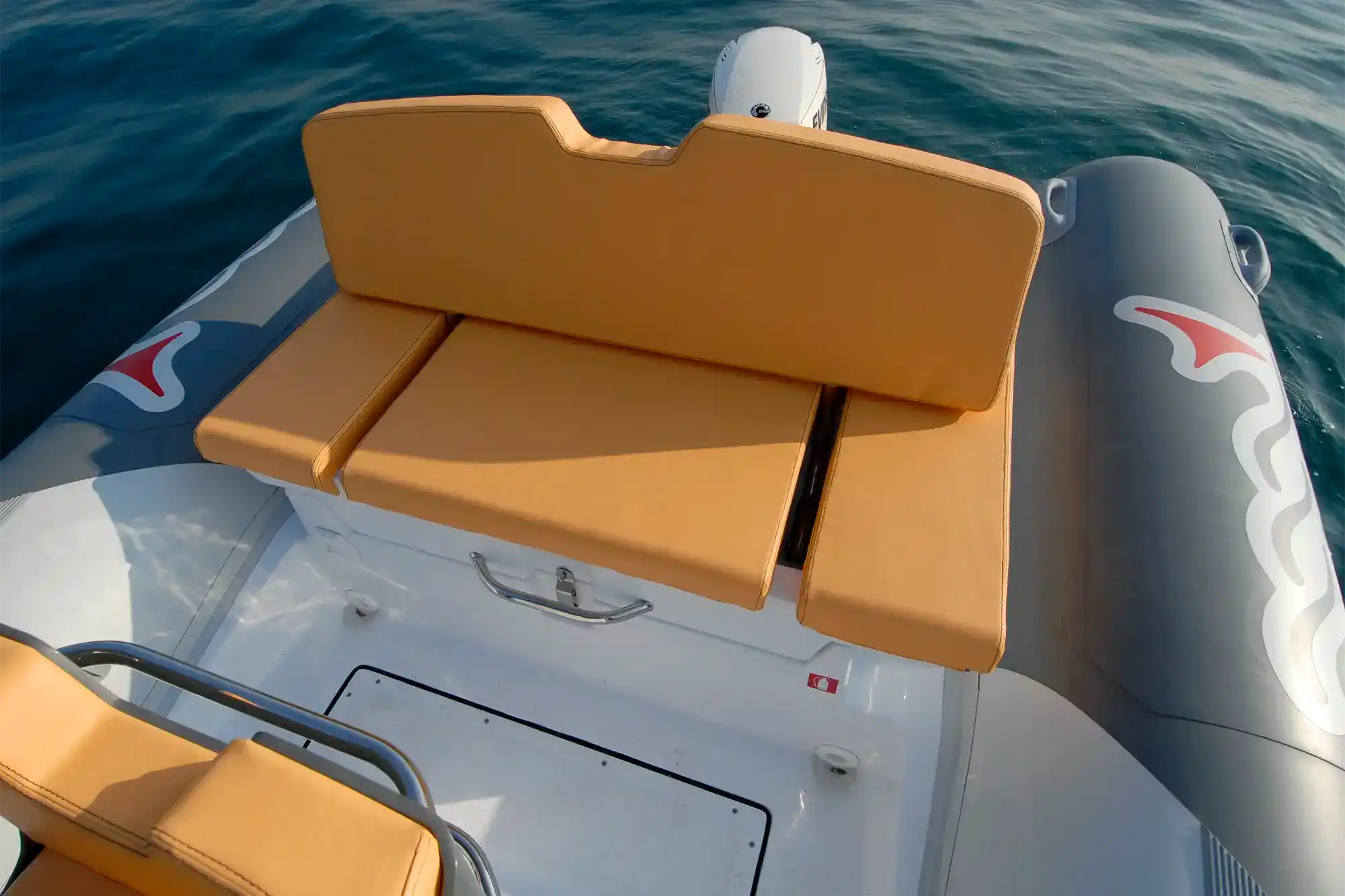 MV Marine 18 Technology Interior