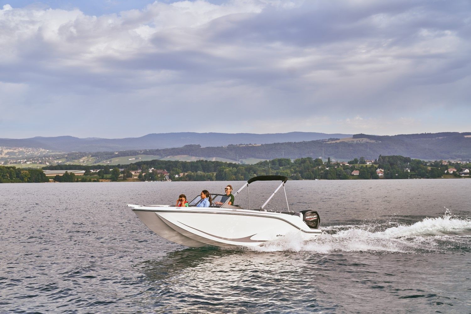 Esterni del Bayliner M19