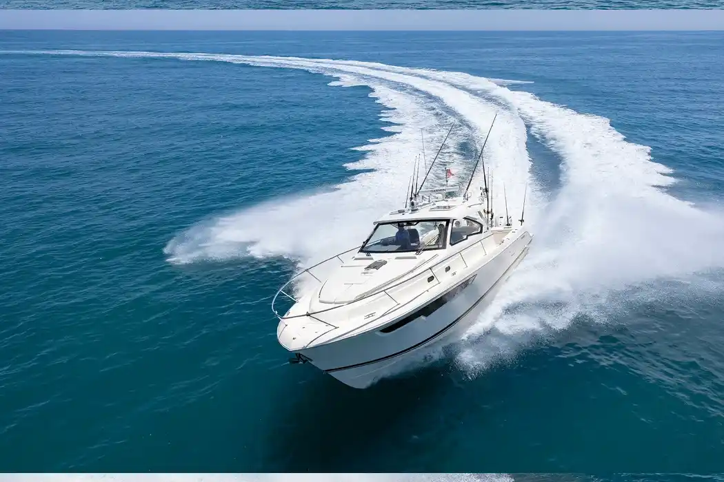 Extérieur du Pursuit OS 405