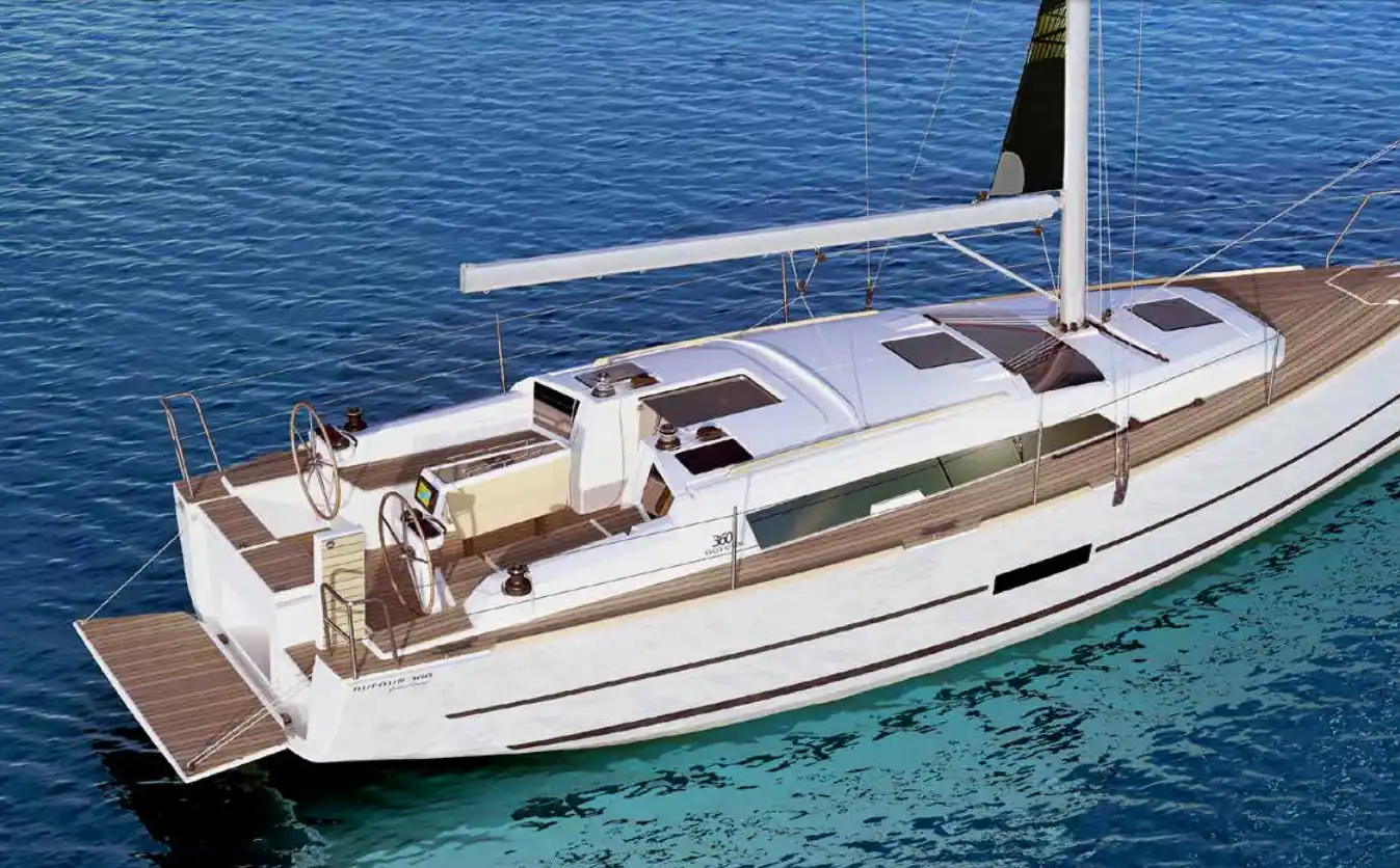 Dufour 360 Exterior