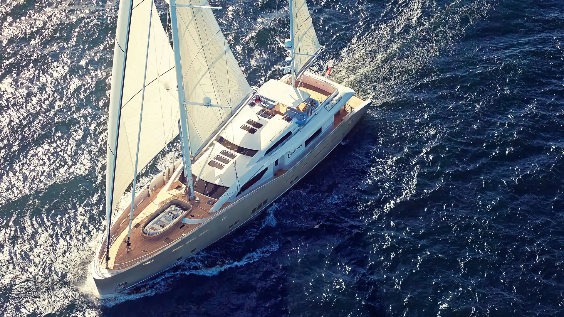 Conrad C115 / Lunar Exterior