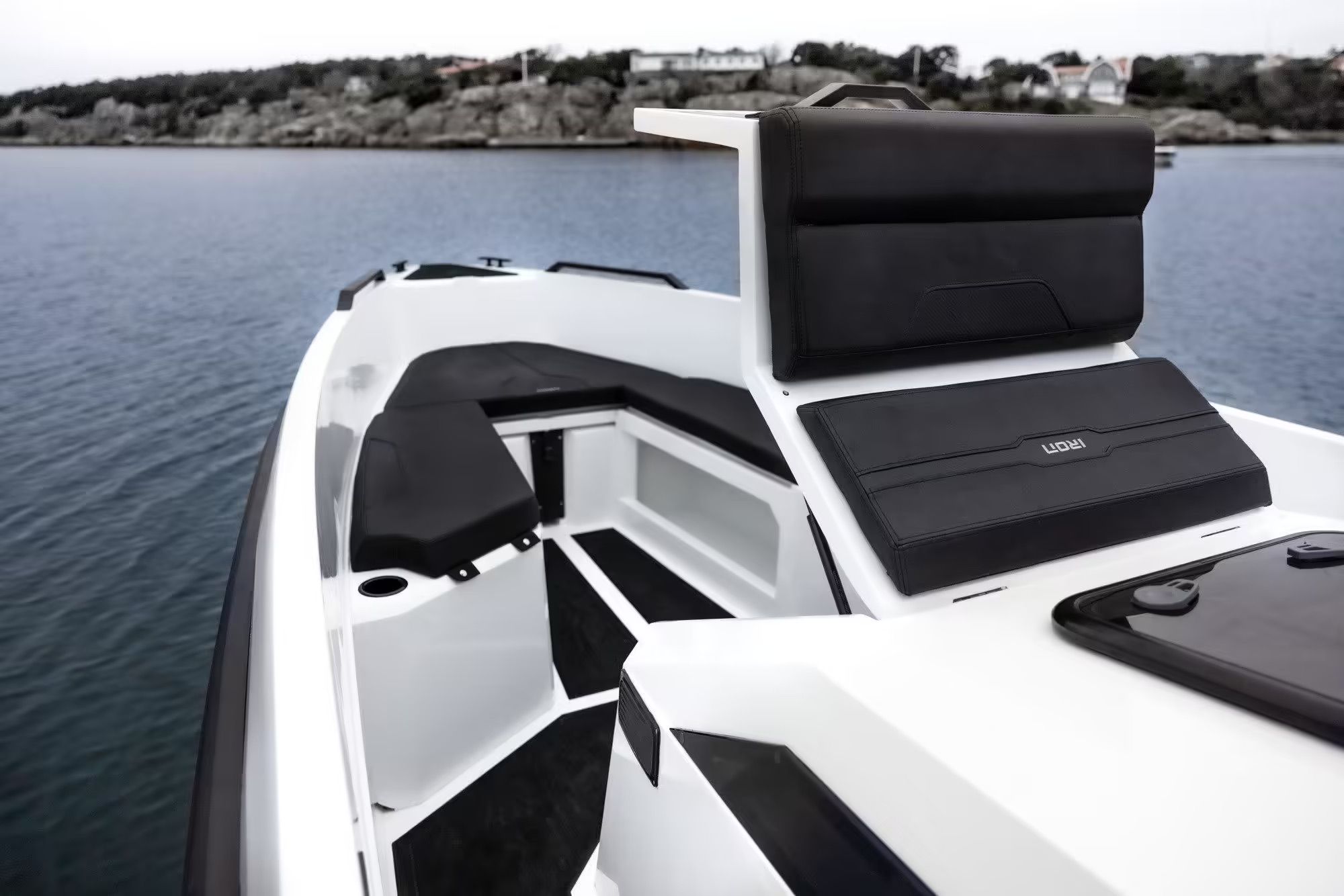 Iron 907 Interior