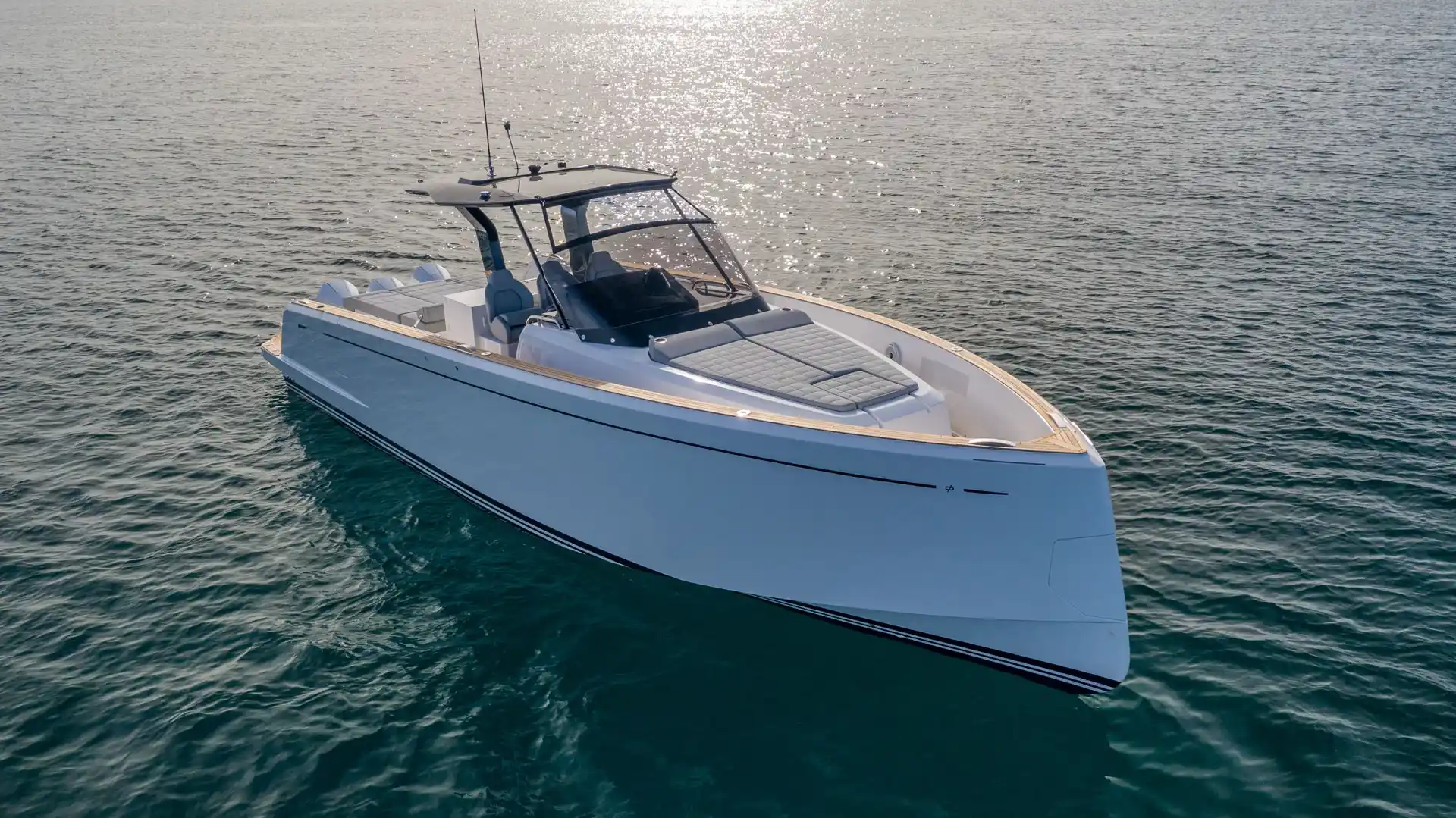 Pardo Yachts P38R Exterior