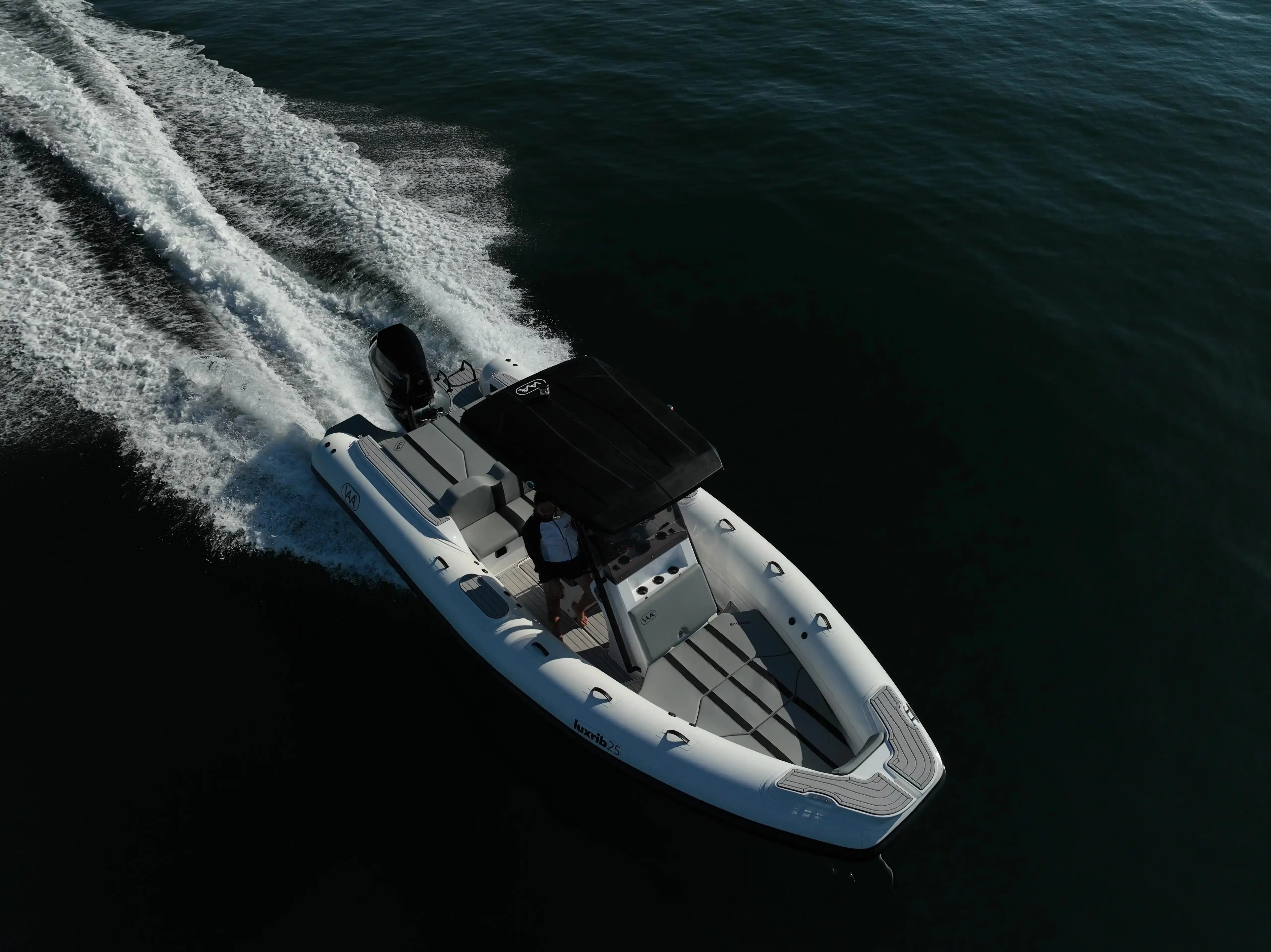 Aqvaboats Luxrib 25 Exterior