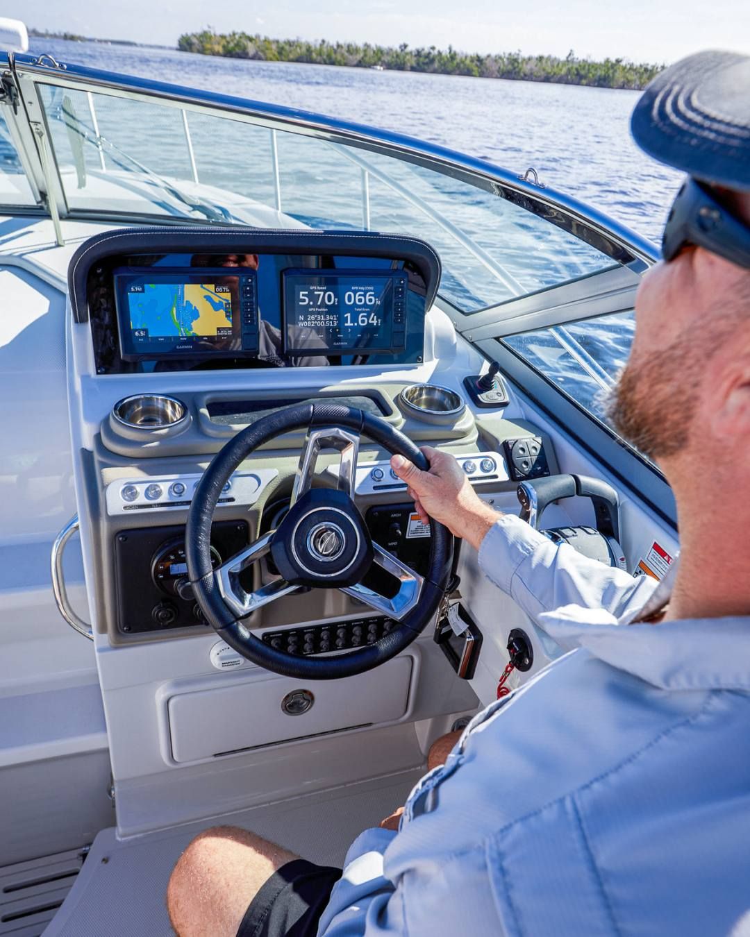 Esterni del Crownline 280 CRX