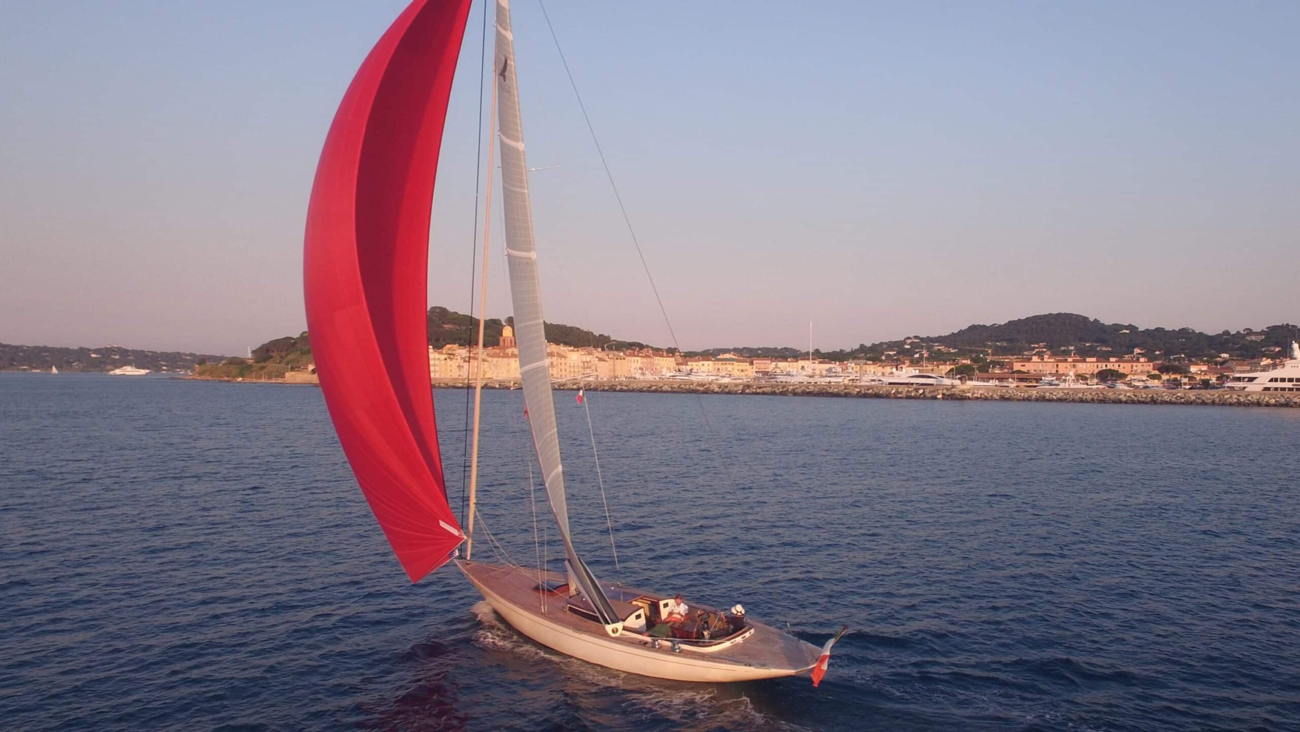 Exterior del Leonardo Eagle 54