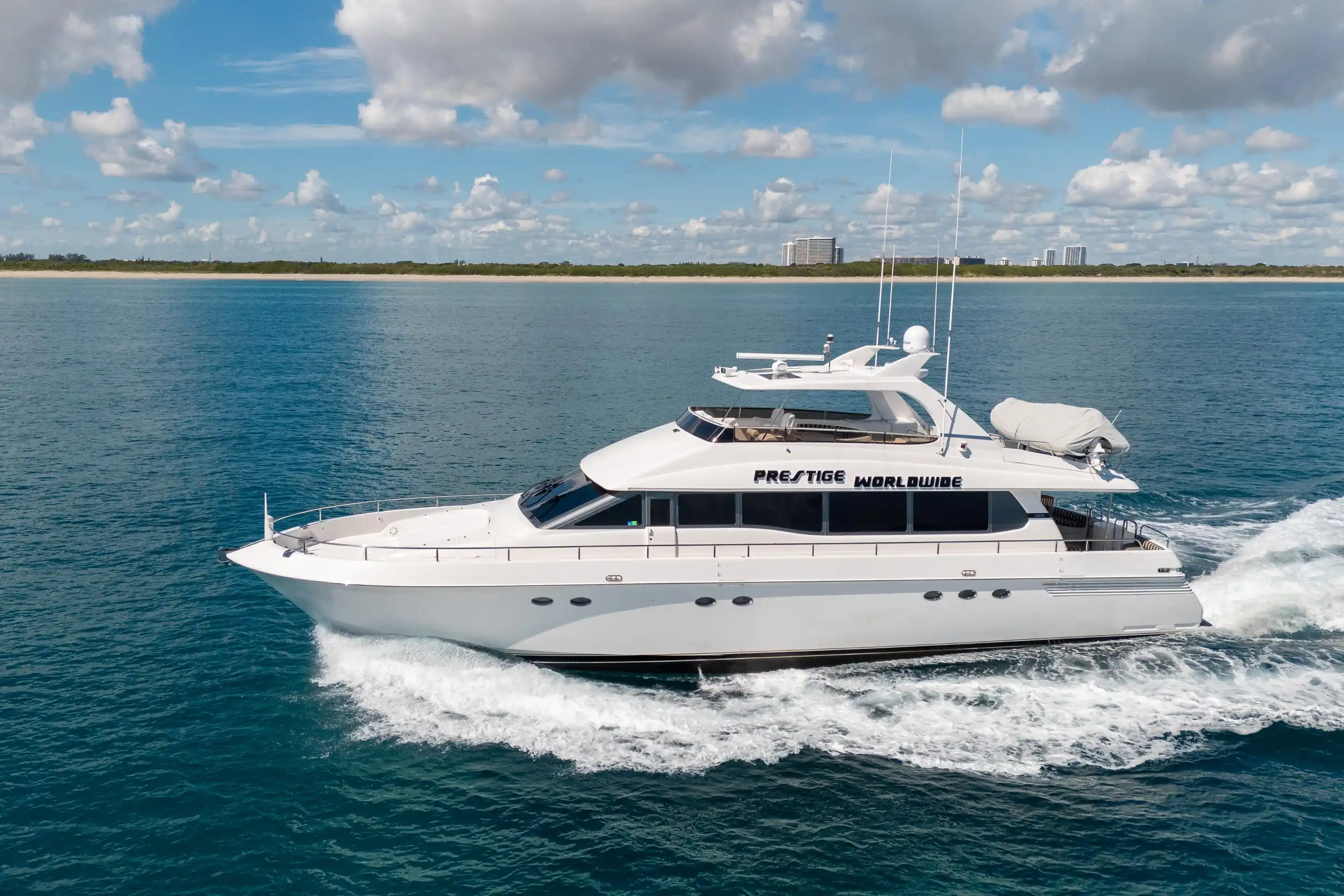 slider-1994-lazzara-76-motor-yacht-power-9573525-20241007123014853-1_XLARGE.jpg