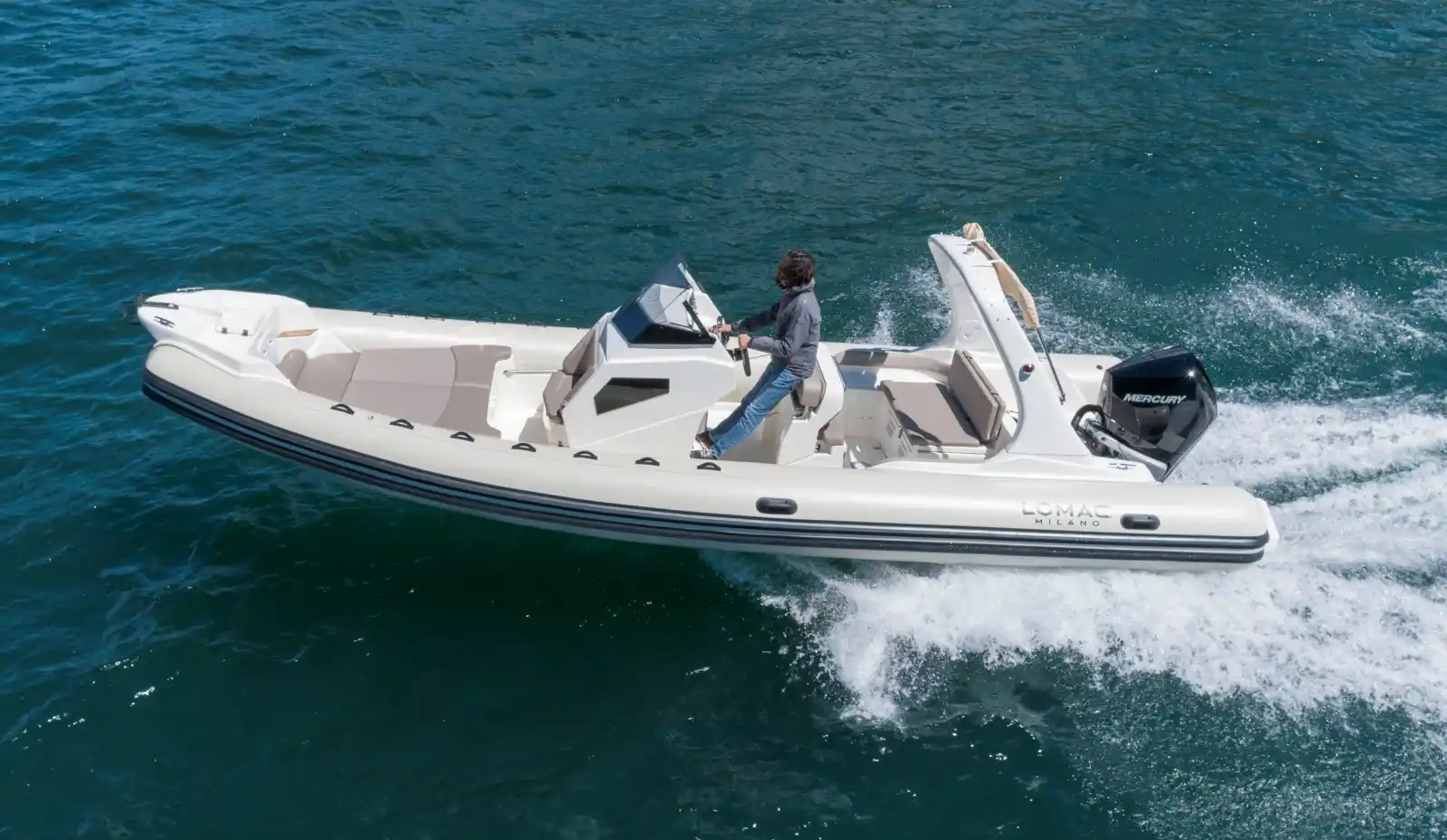 Lomac Turismo 790 Exterior