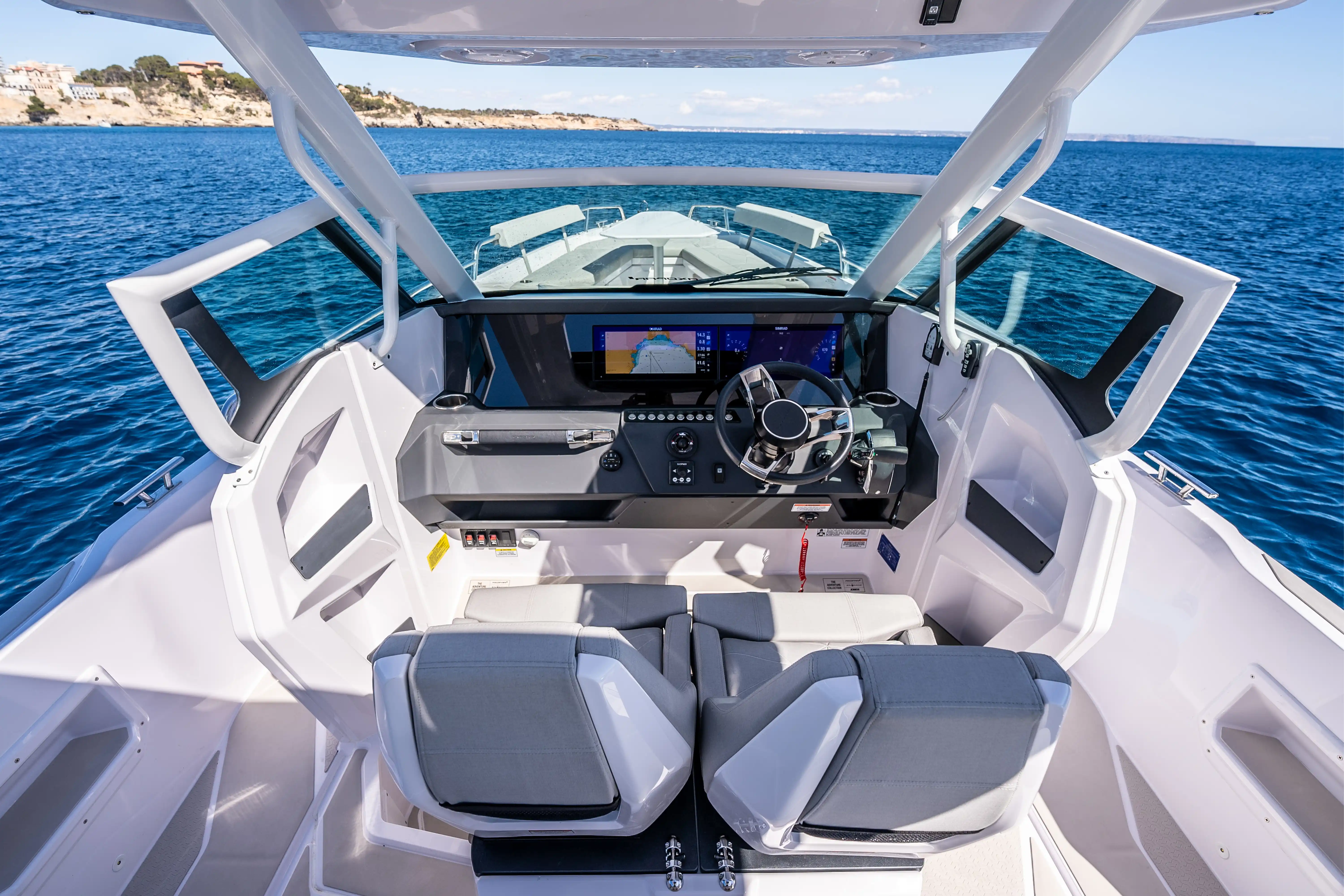 Axopar 29 Sun Top Interior