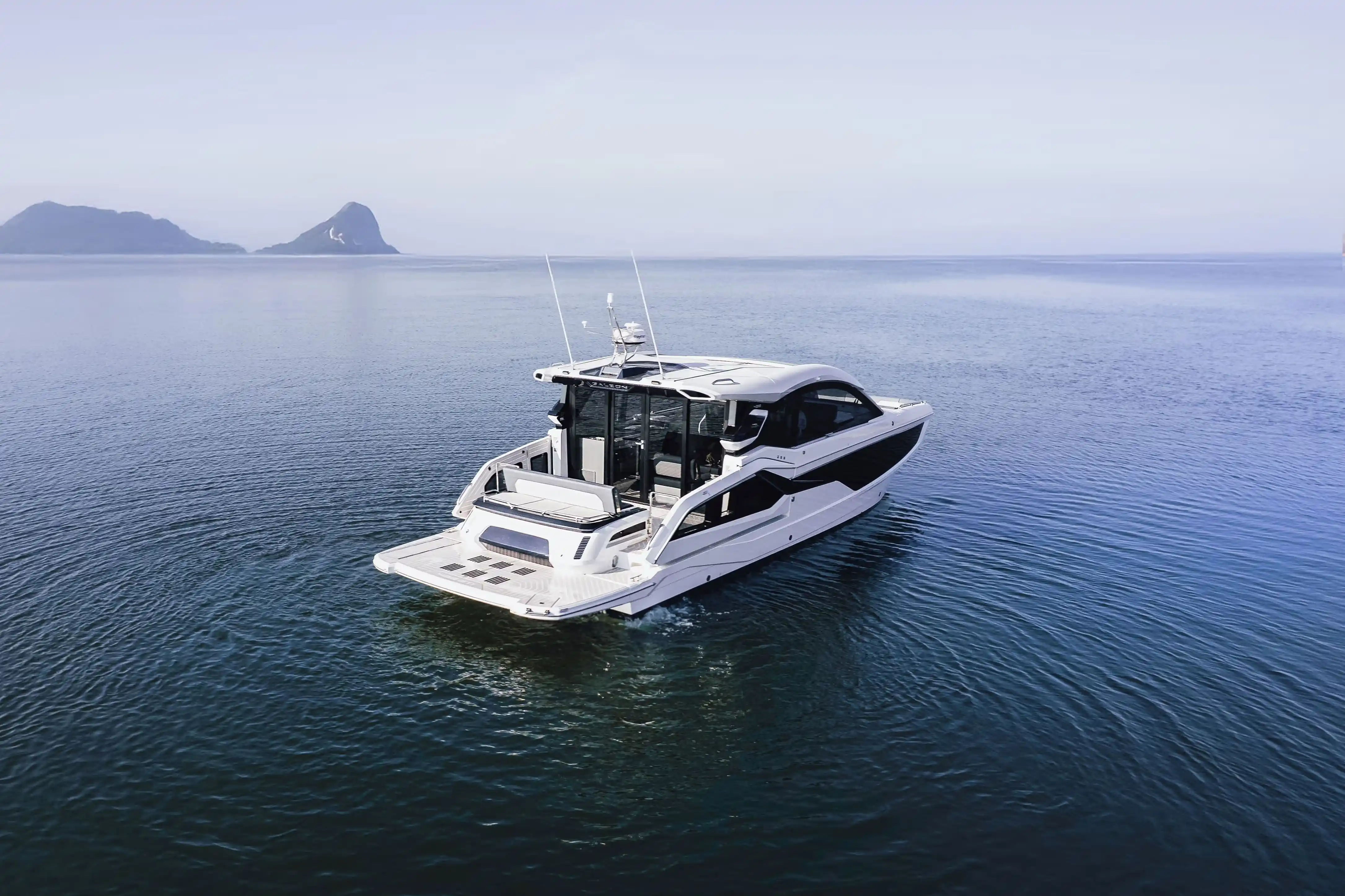Galeon Yachts 435 GTI Exterior