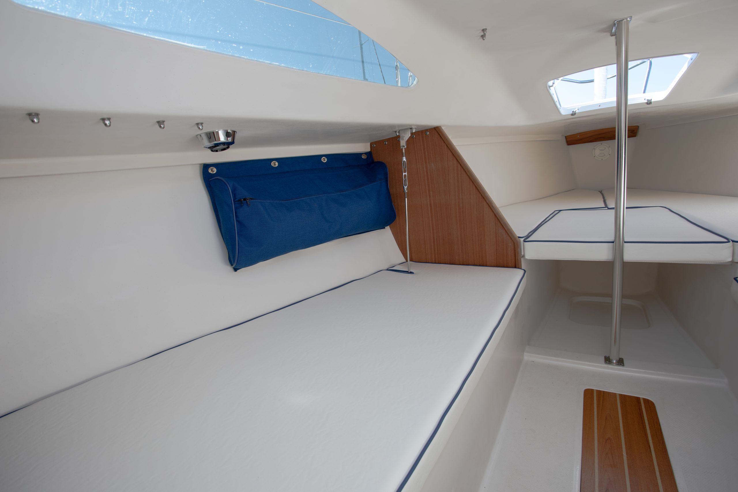 Catalina Yachts 22 Capri Interior
