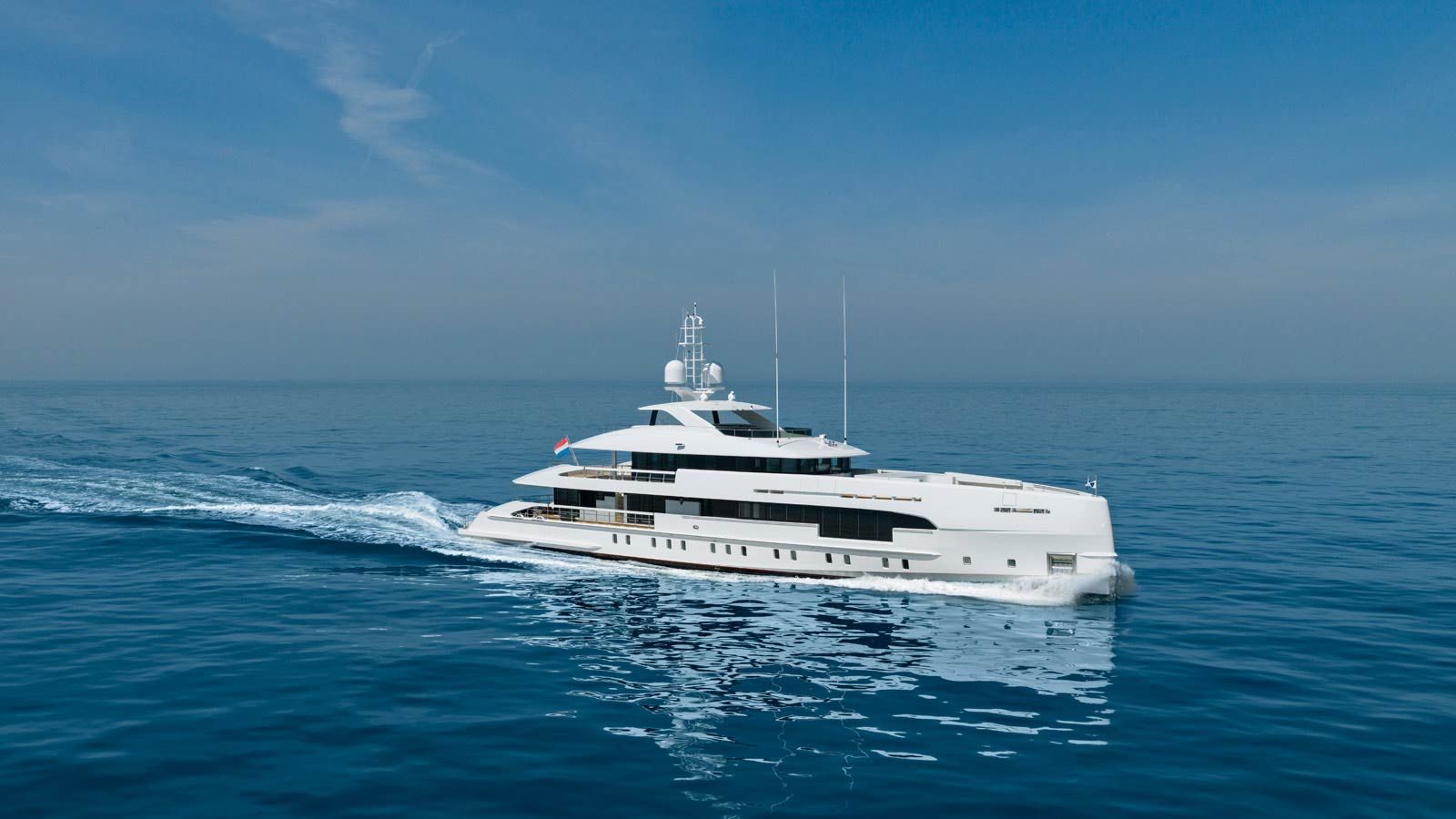 Heesen Yachts Amare II Exterior