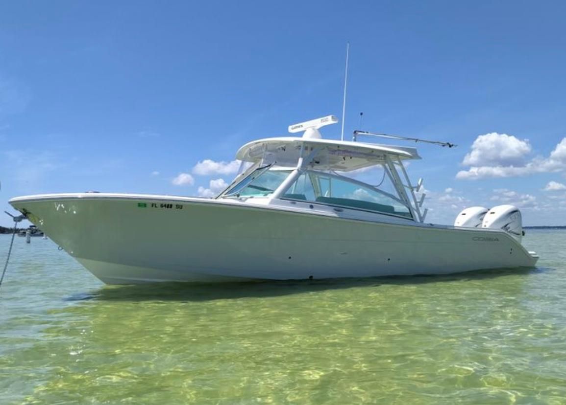 Cobia 330 DC photo