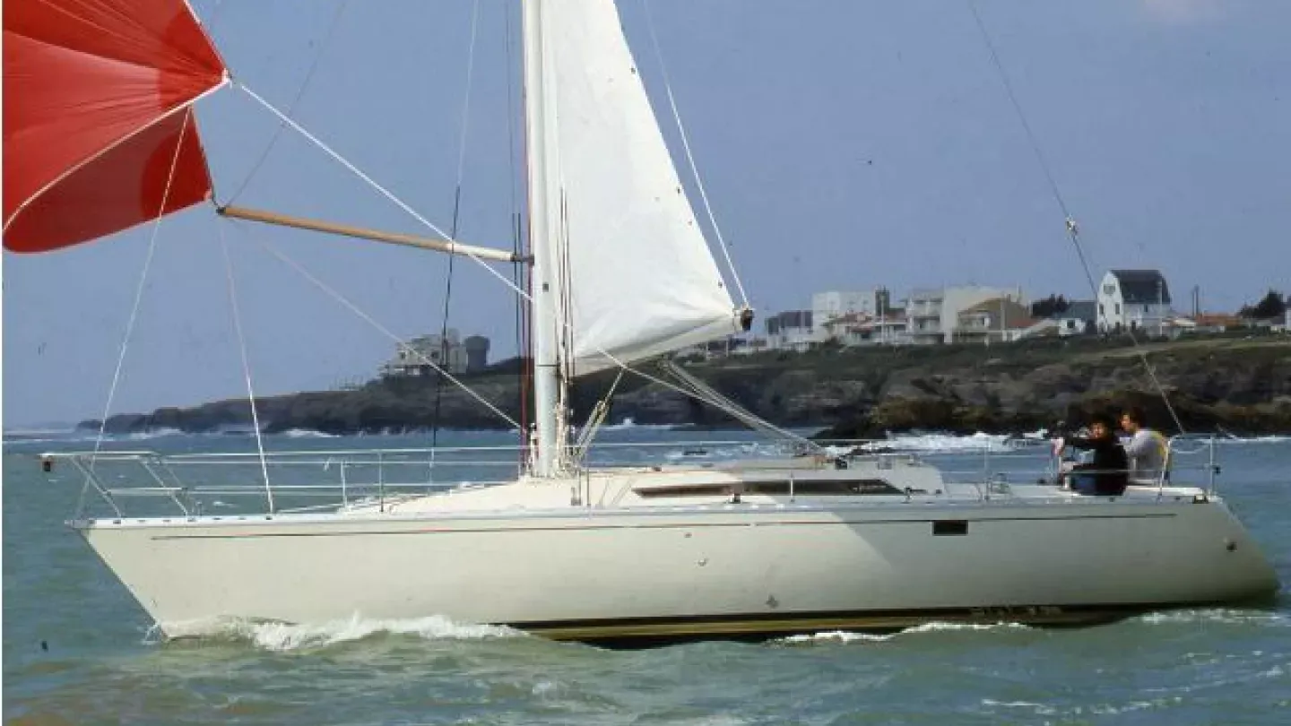 Beneteau First 38