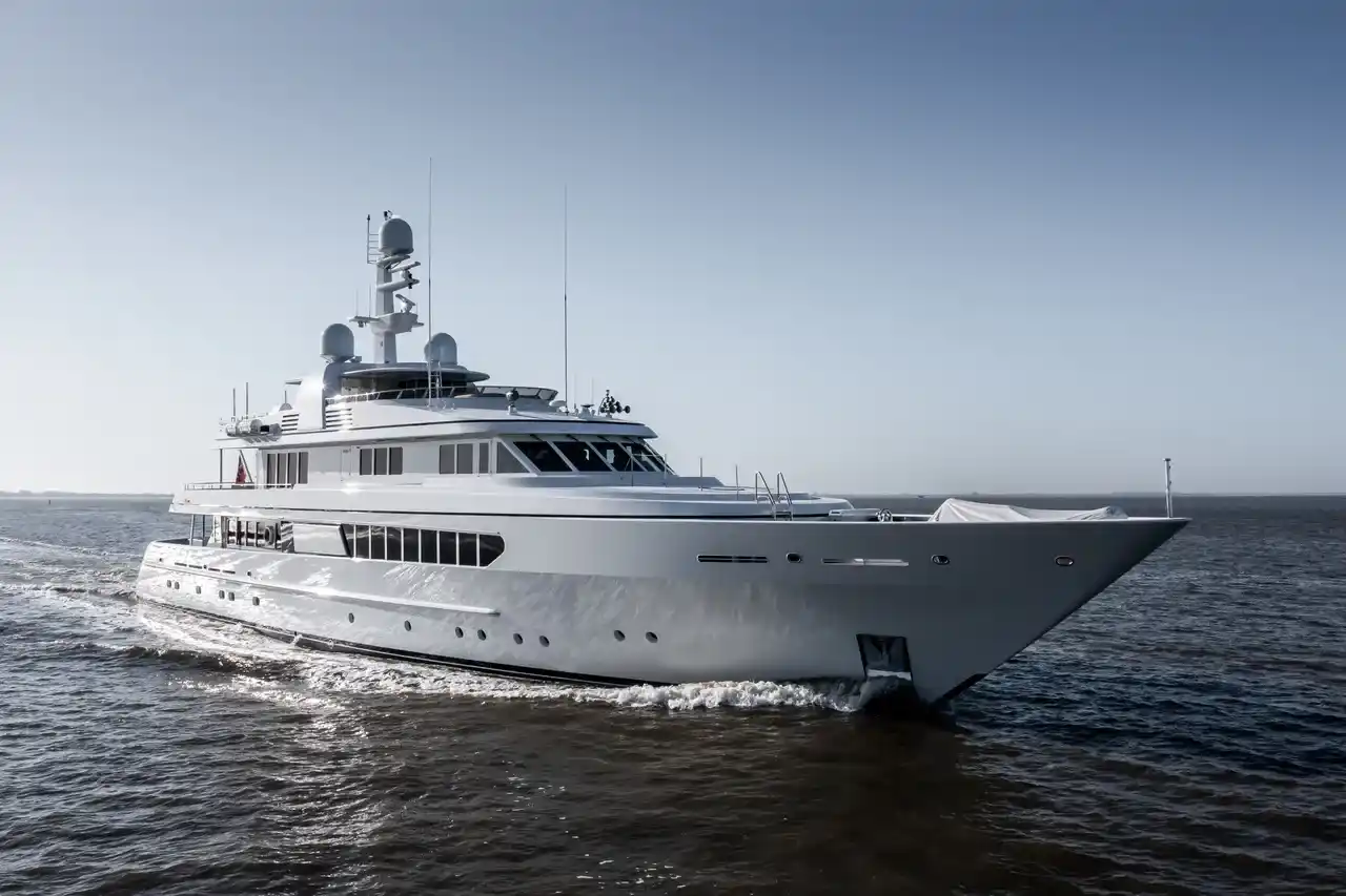 Feadship TASIA photo