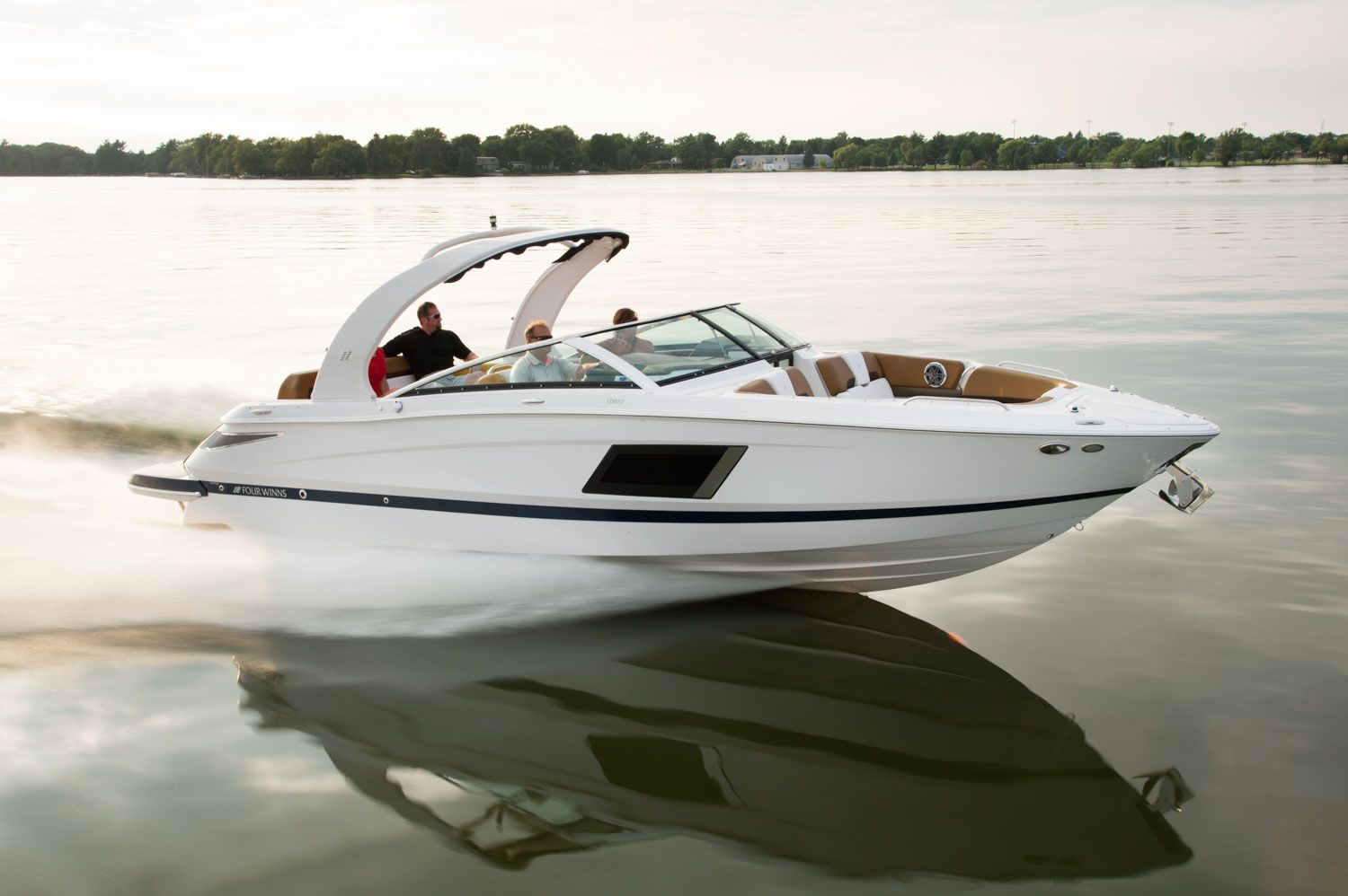 Four Winns Horizon 290 Exterior