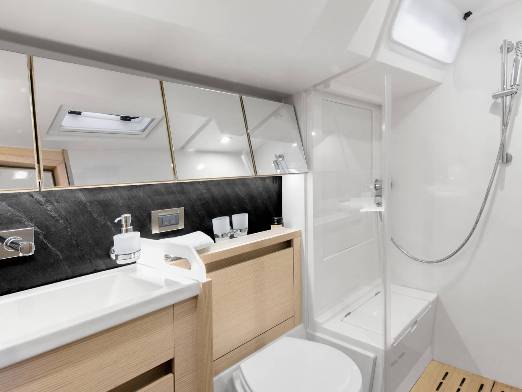Hanse 548 Interior