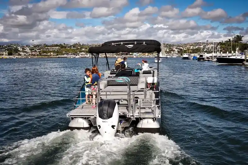 Vision Marine V30 Interior