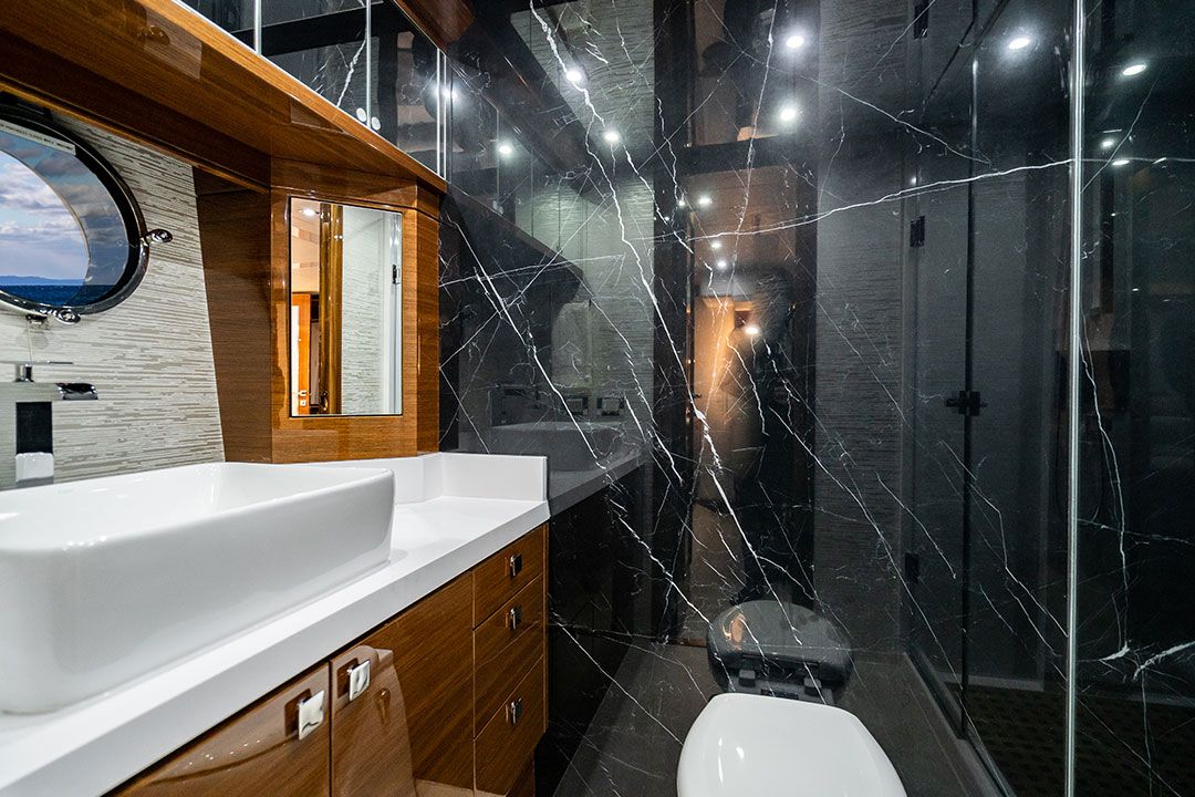 Interieur van de Neptunus Yachts 650E