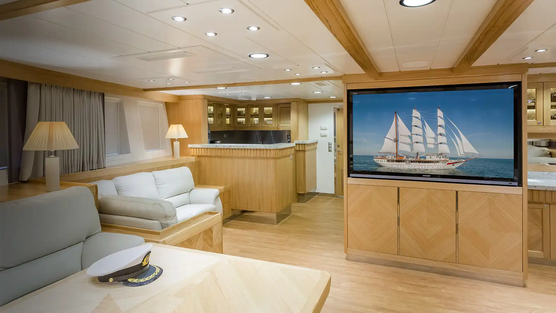 Conrad SPS63 / Le Quy Don Interior