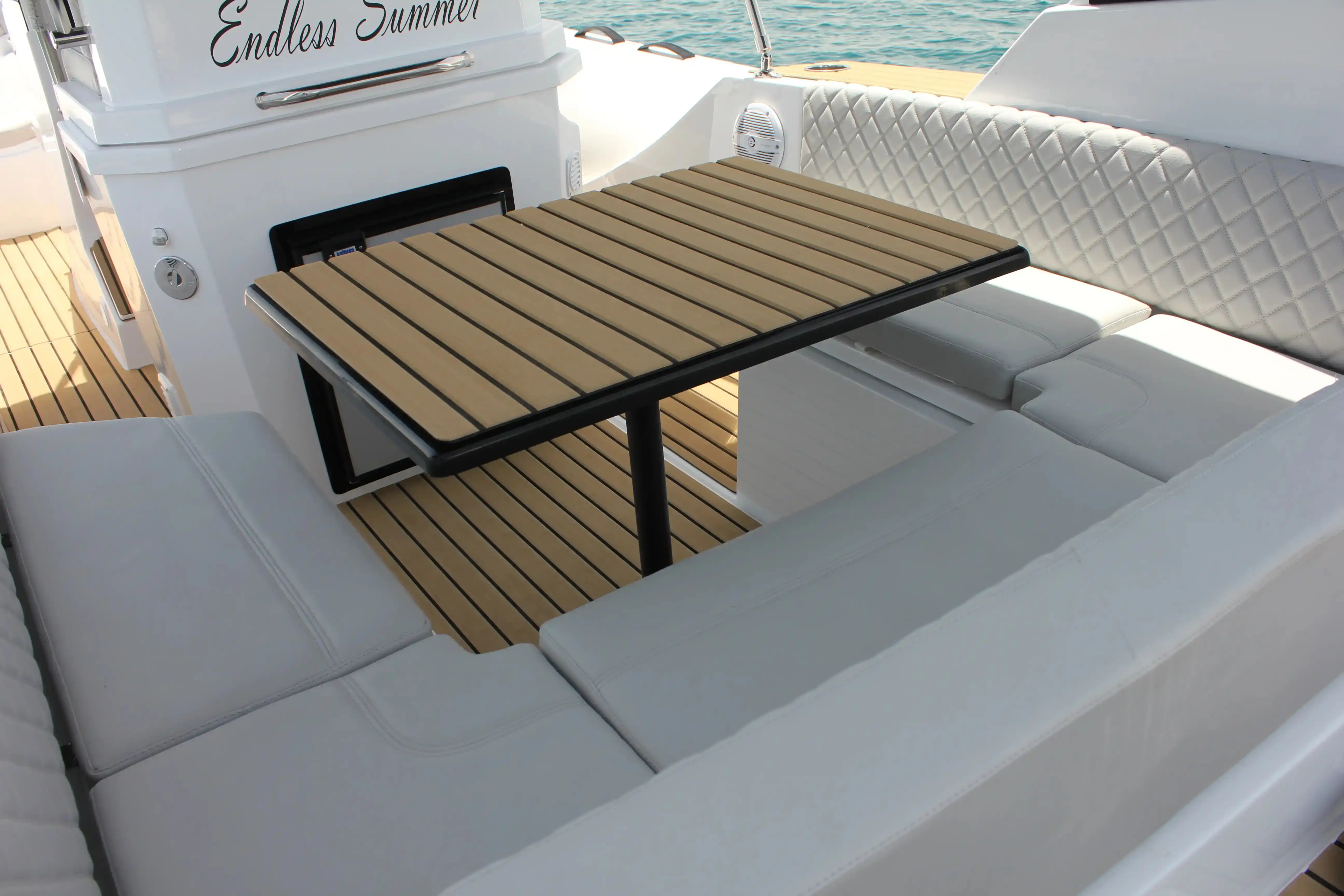 Tiger Marine TopLine 850 Interior