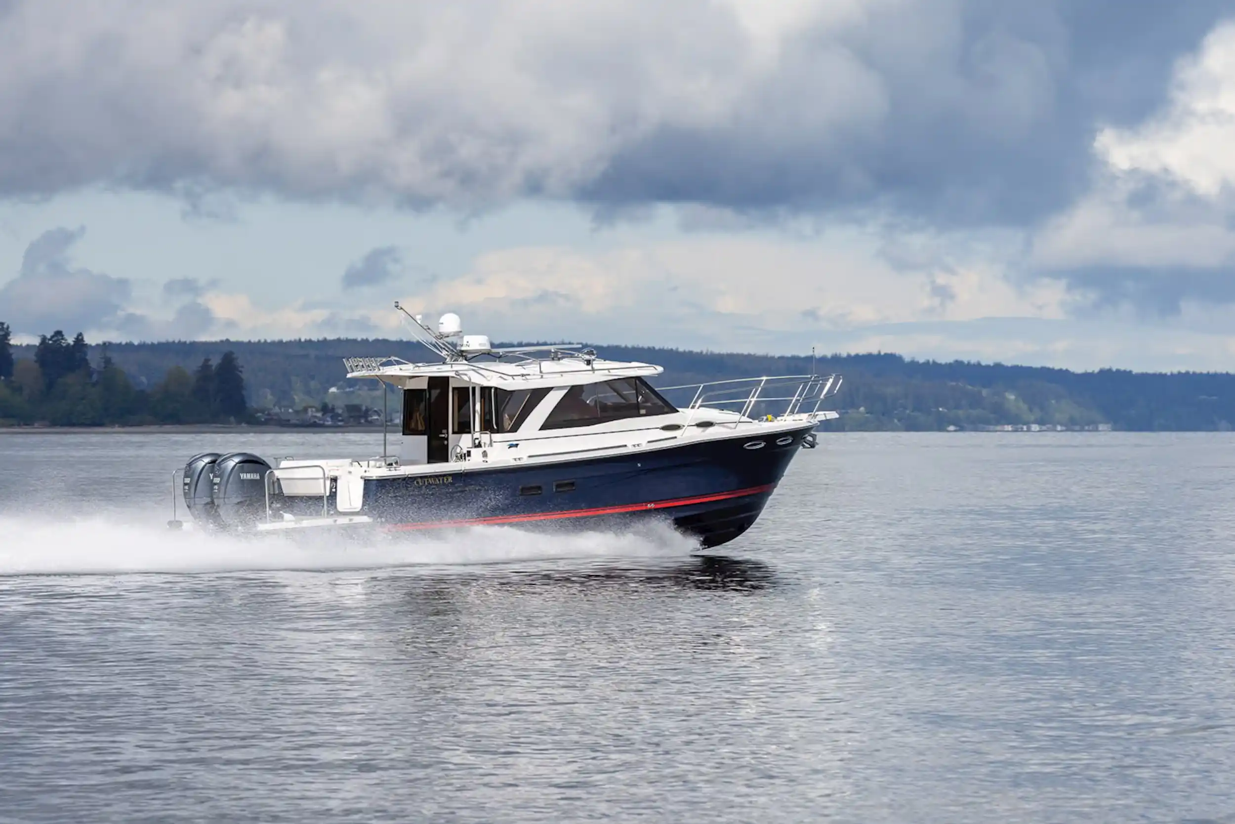 Exterior del Cutwater 32 Coupe