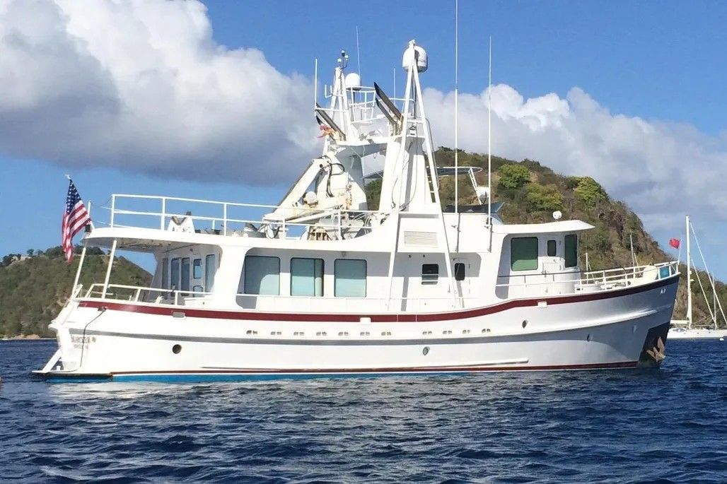 Exterior del Jones-Goodell 65' Long Range Trawler