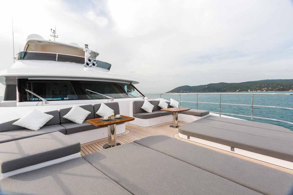Benetti Classic 121 Exterior