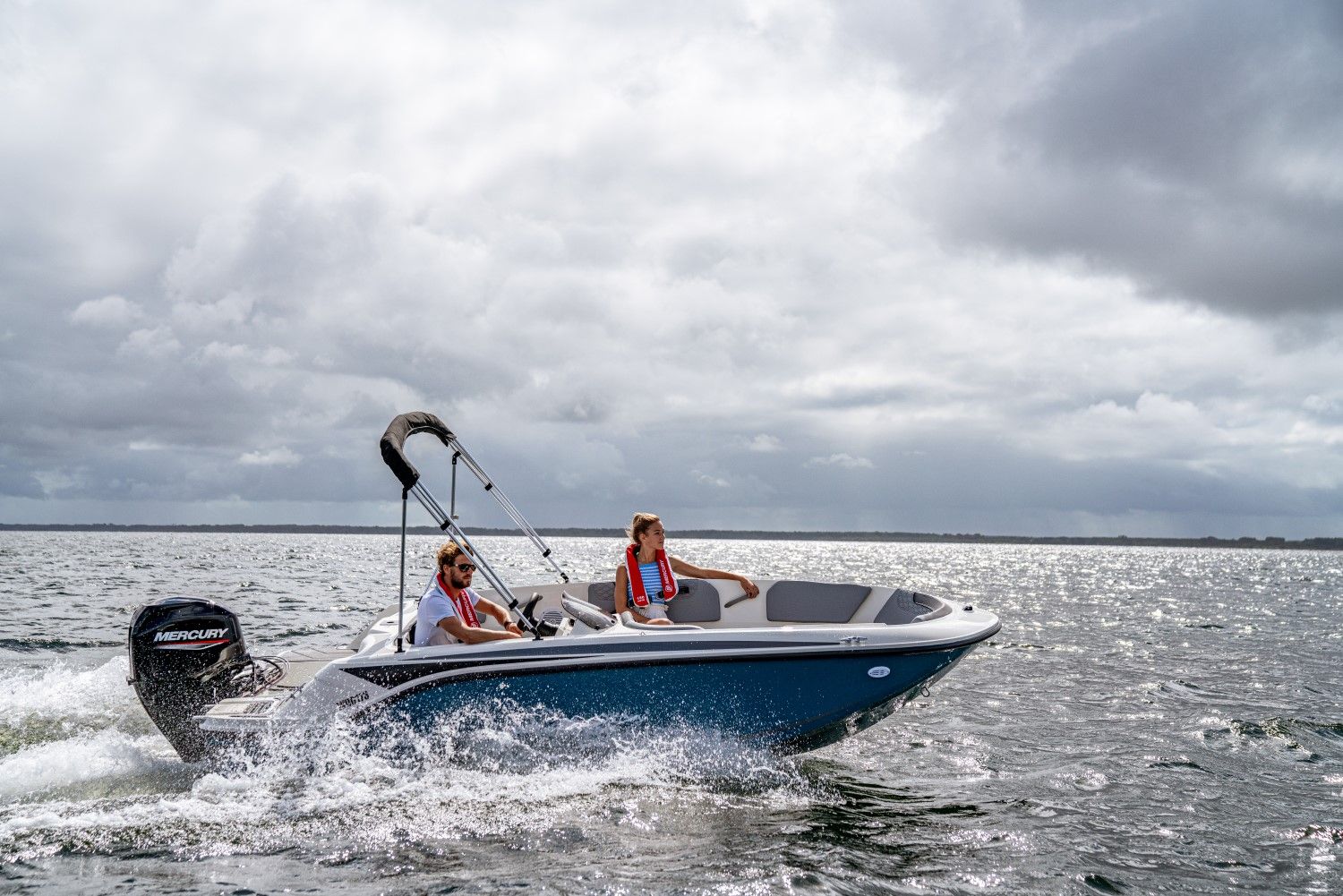 Bayliner M15 Exterior